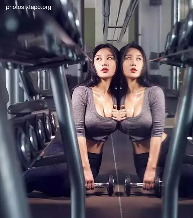 FAN LING JOLIE (Fan Ling Jolie)