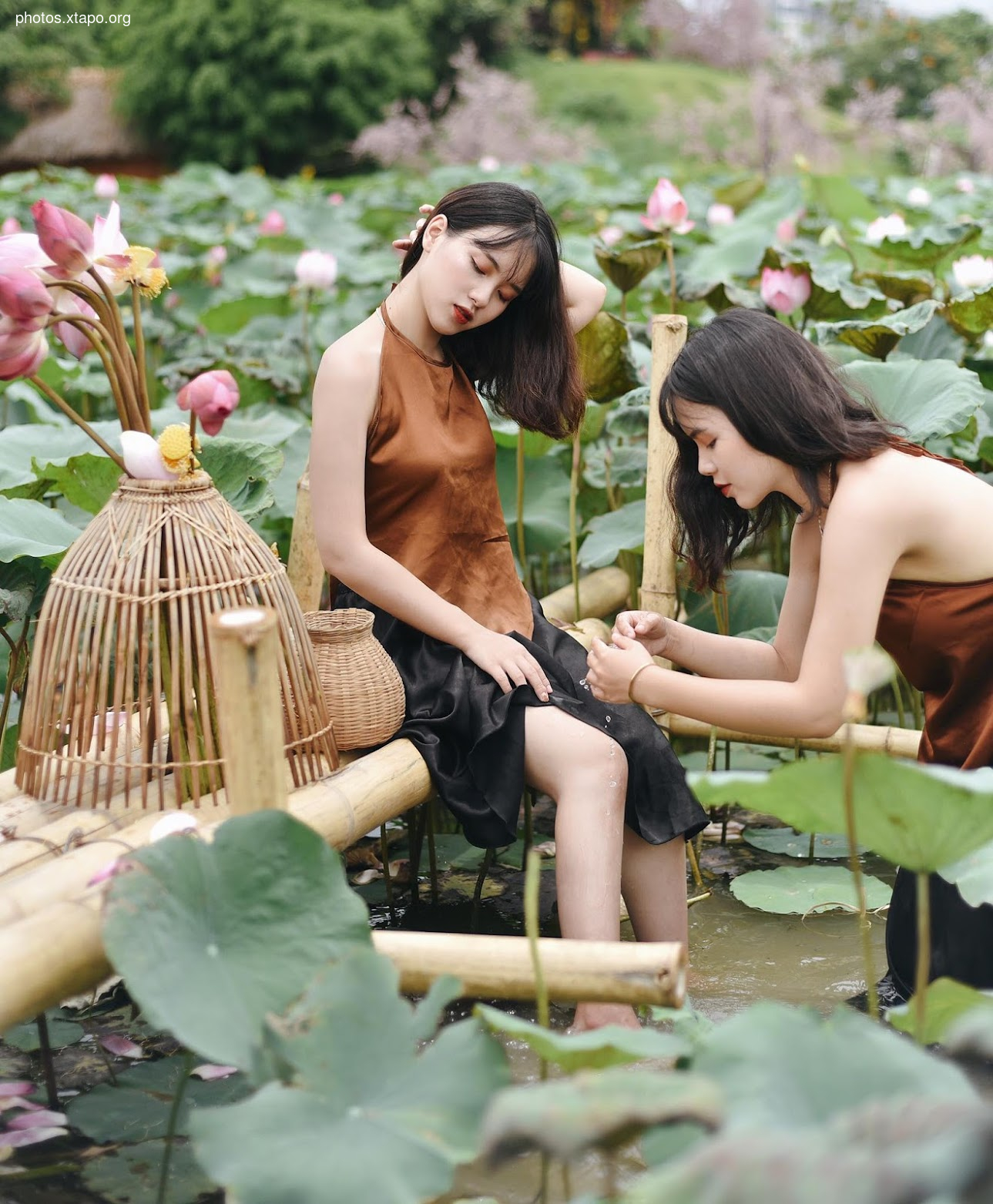 Twins Nguyen Thanh Nga Nguyen Thanh Hang,