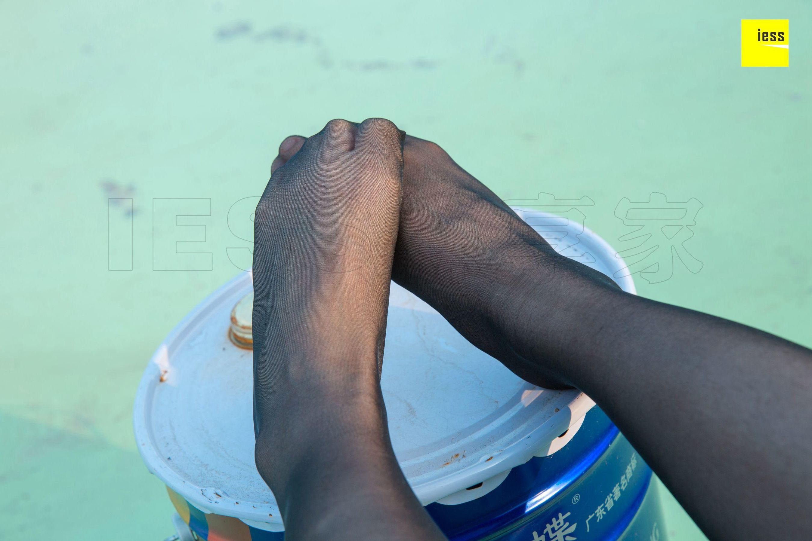 Nuan Nuan Look at it There is a black silk girl on the top of the building Different Thoughts to IESS Silk Enjoy Home 237