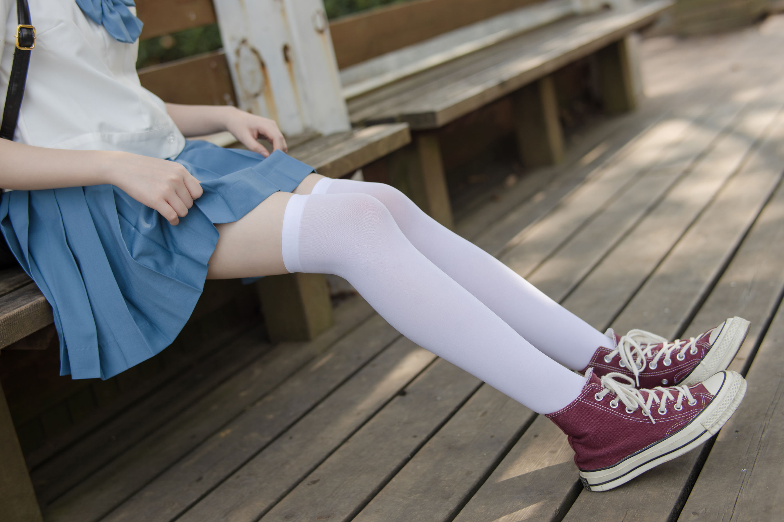 Mori Consortium JKFUN-025 Mo Mo & amp; AIKA 80D white silk overweight socks