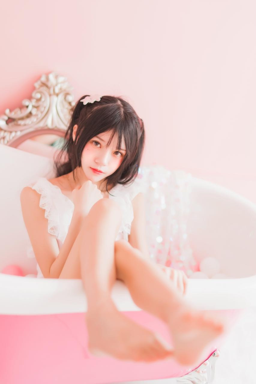 Sakura Tao Meow - Hibernation Series - Pink Bathtub 57P