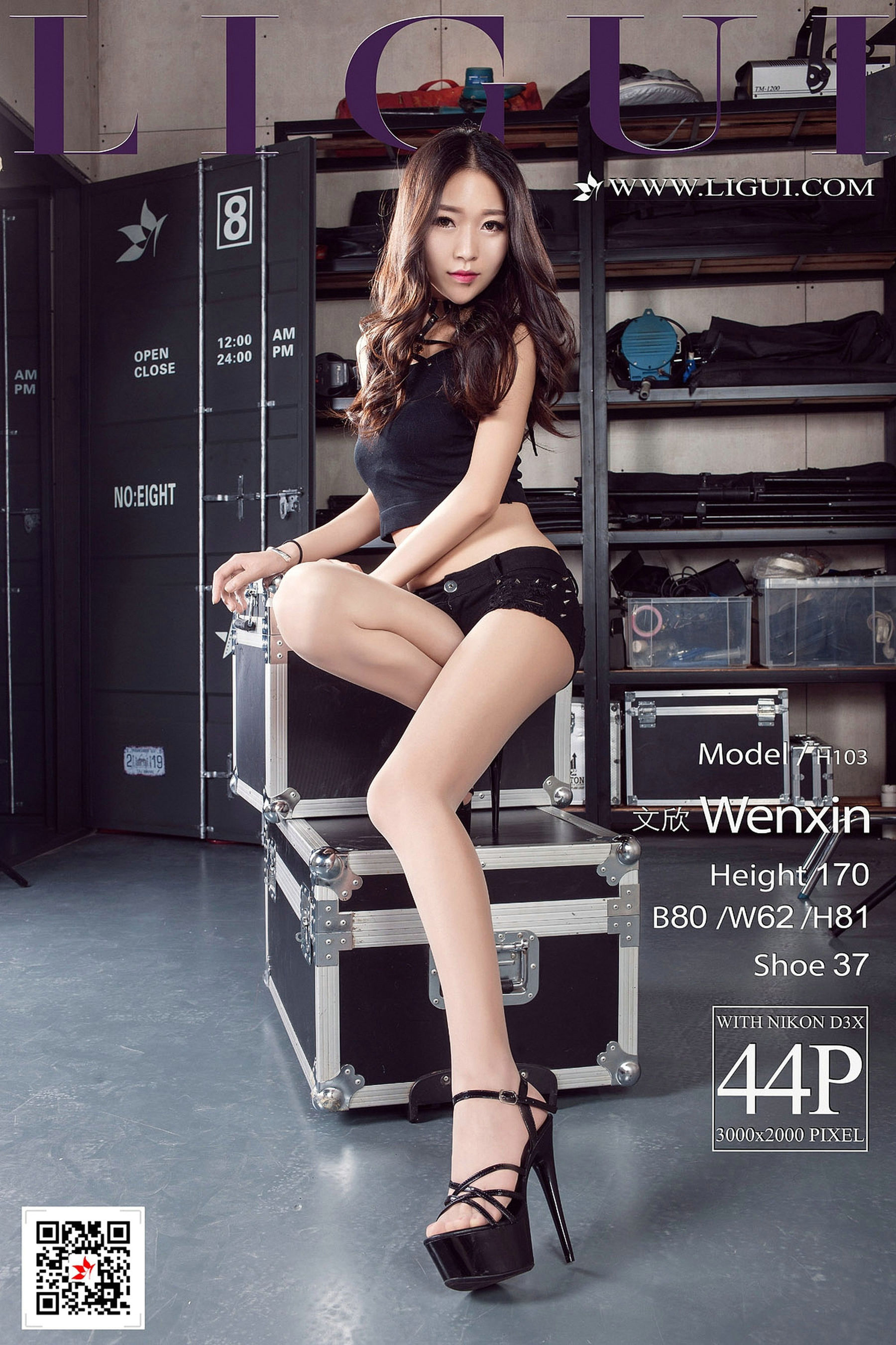 Model Wenxin Hot PantsMeat Stocks Beautiful LegsHigh Heel Ligui