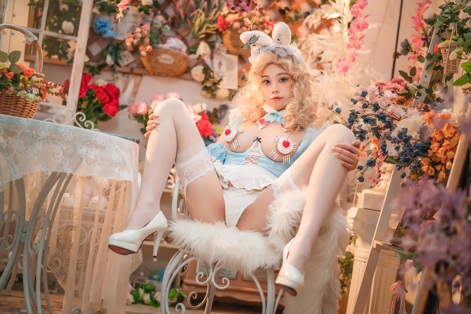 Cosplay Honey Cat Fur Alice in Wonderland Mr. Rabbit