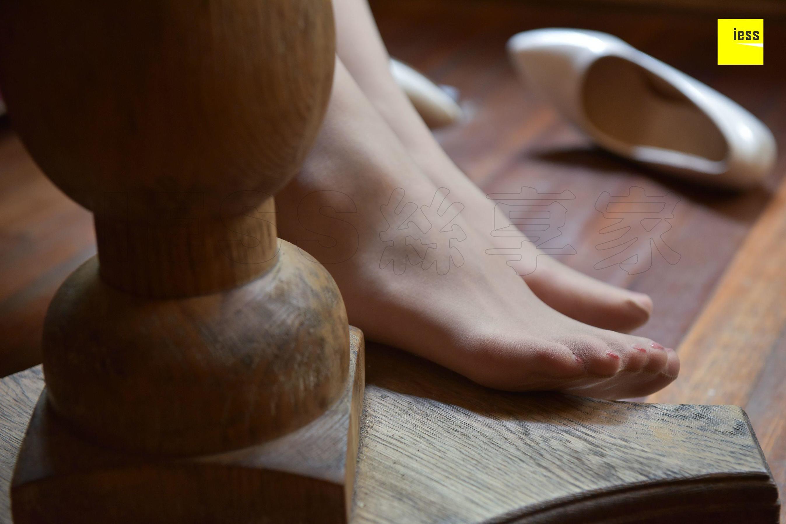 Seven Seven Flower Skirts and Silicone Anti -Slip II Different Thoughts to IESS Silk House 238