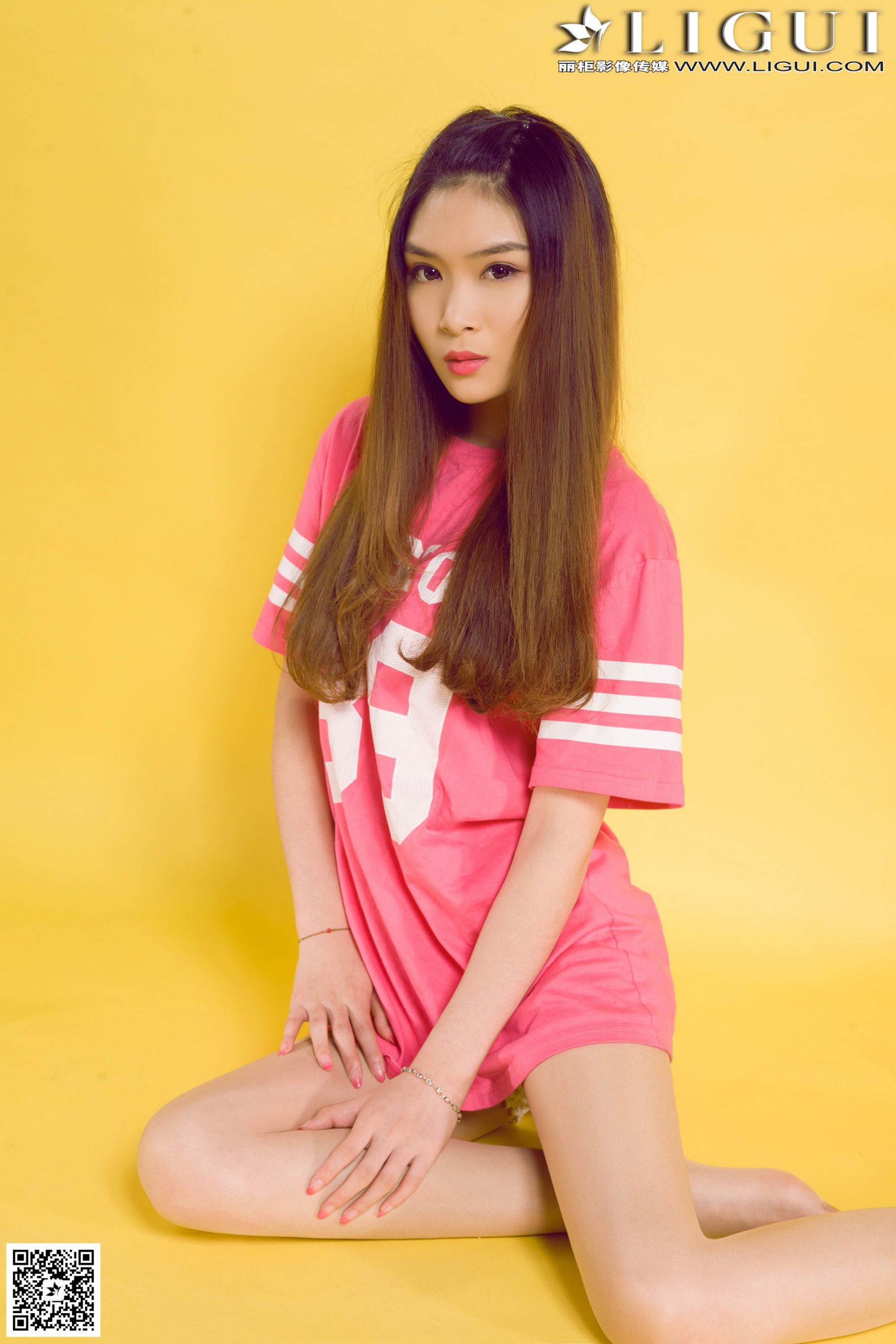 Ligui Model Yuner Basketball Girl Badminton Series beautiful legs jade foot photo picture