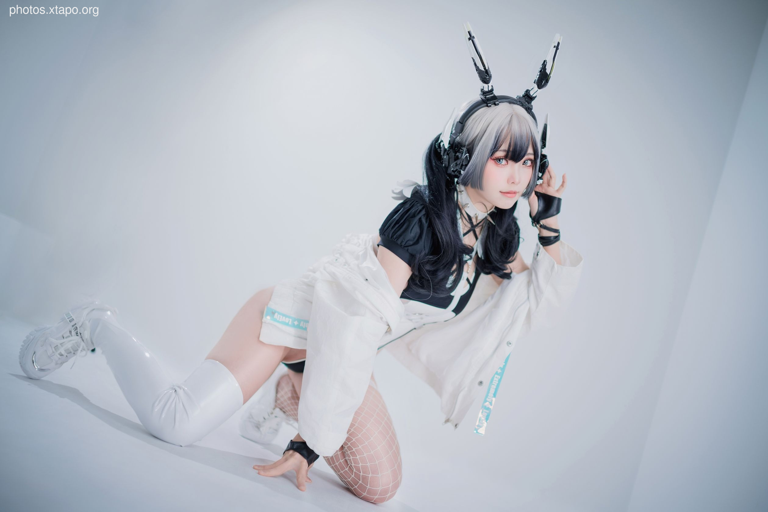 D- White cybergirl