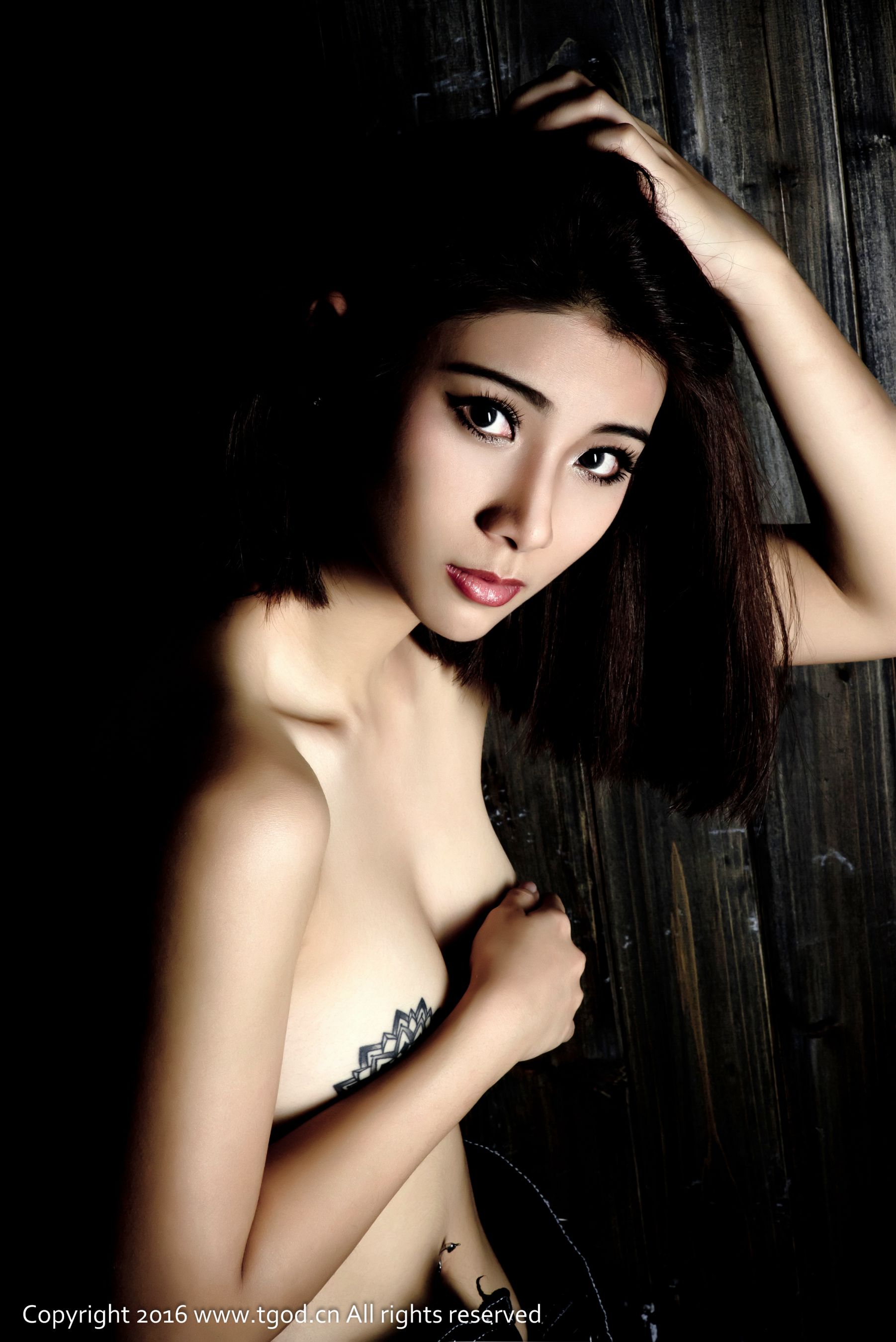 Lee Xiaotang The original wild nature of the girl who is obsessed with tattoos Push Goddess TGOD