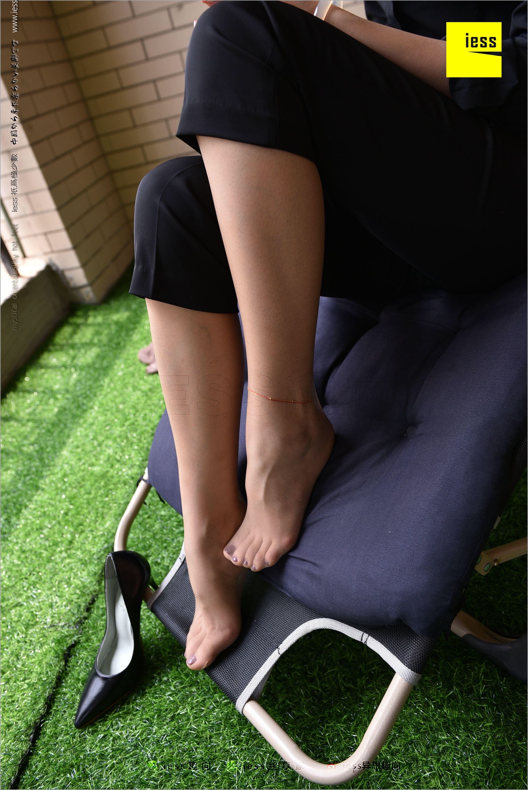 Huahua's Middle Stockings-The Beauty of Unpopular Different Thoughts to IESS Silk Foot Bento 214