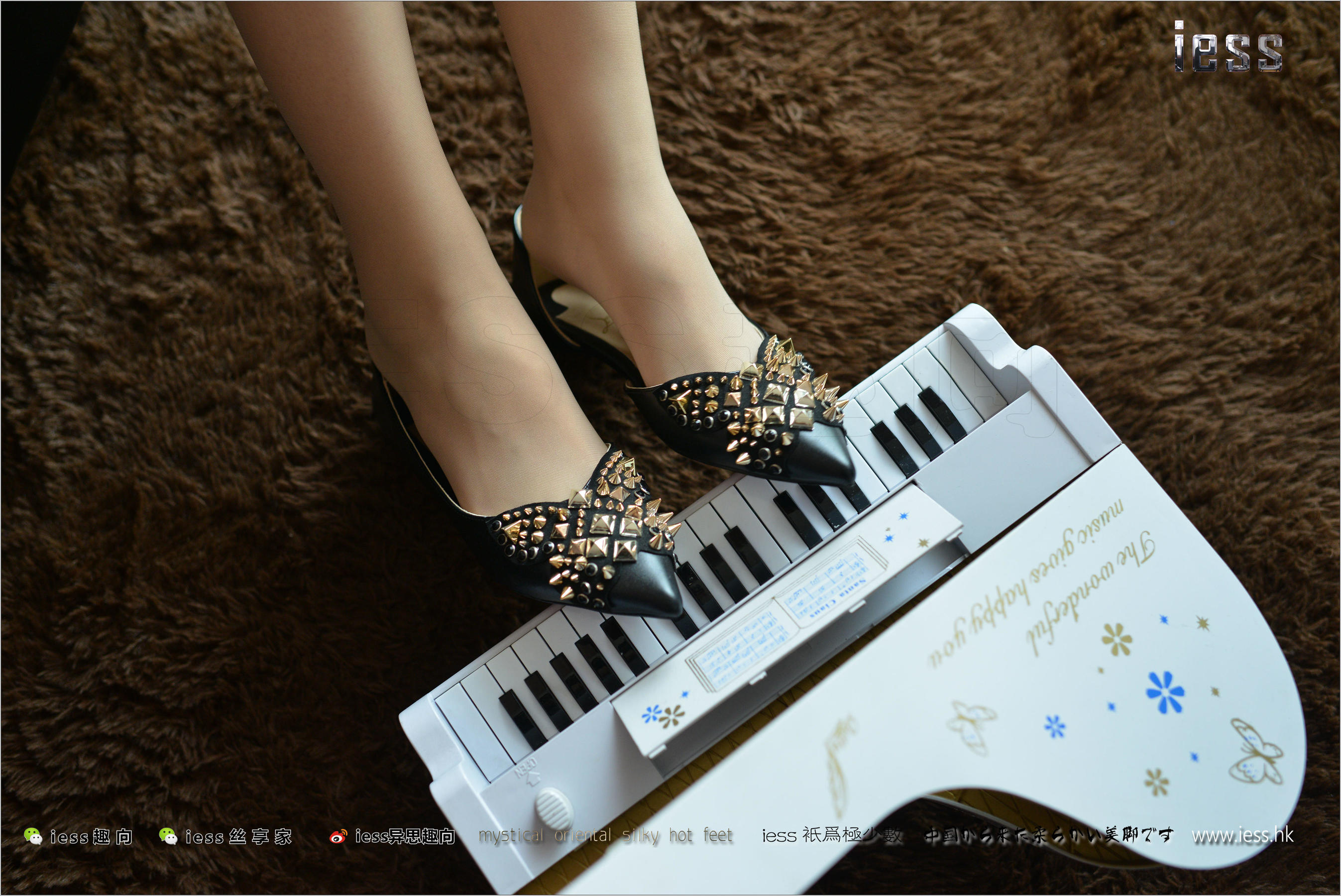 Silk Foot Bento 138 Wife Fangfang Piano Noning Under the toes IESS Different Thoughtful