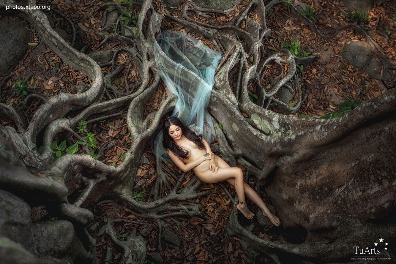 Or do I get married Suddenly, I crave the feeling of being a wife too The feeling of being loved is no longer strange But being a wife probably different, right? Older brother?