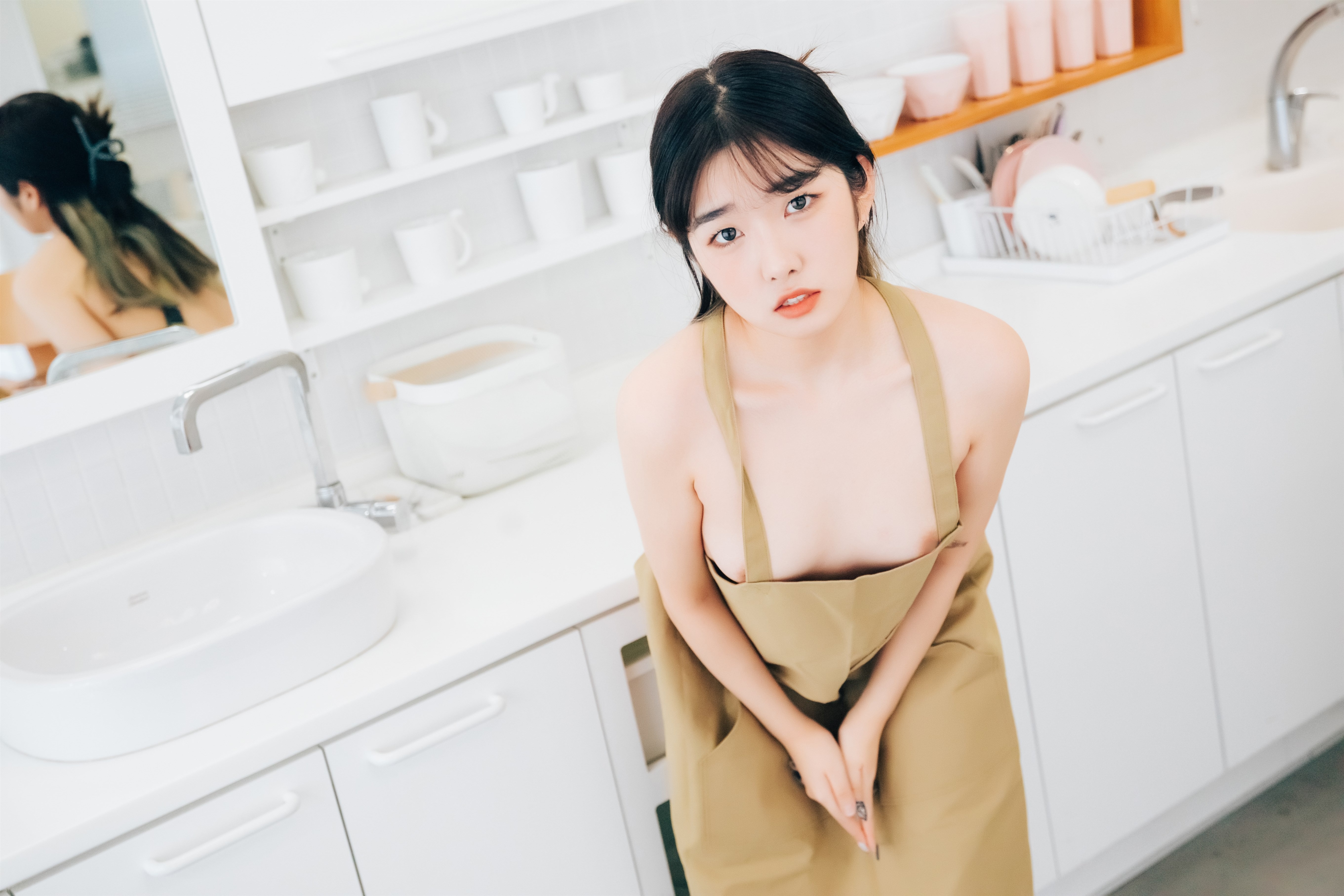 Sonson Nude Apron