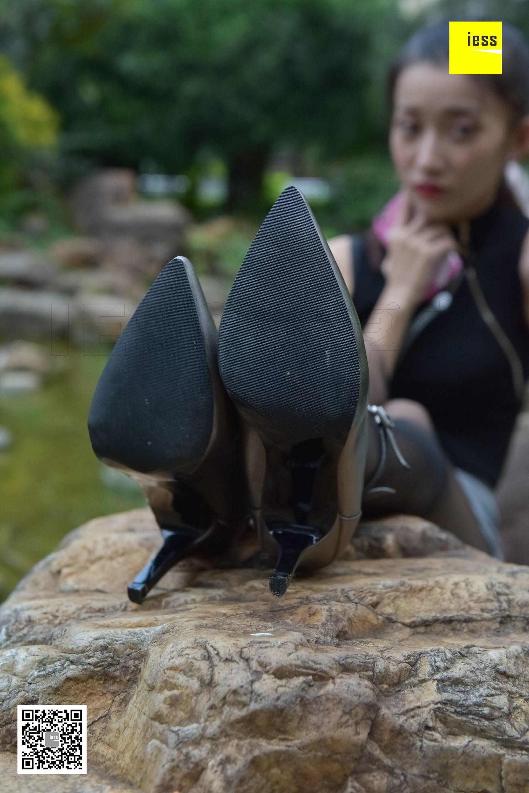 Silkxiang Home 115 Autumn and Autumn The Black Silk Beauty of the Garden IESS is thinking about it