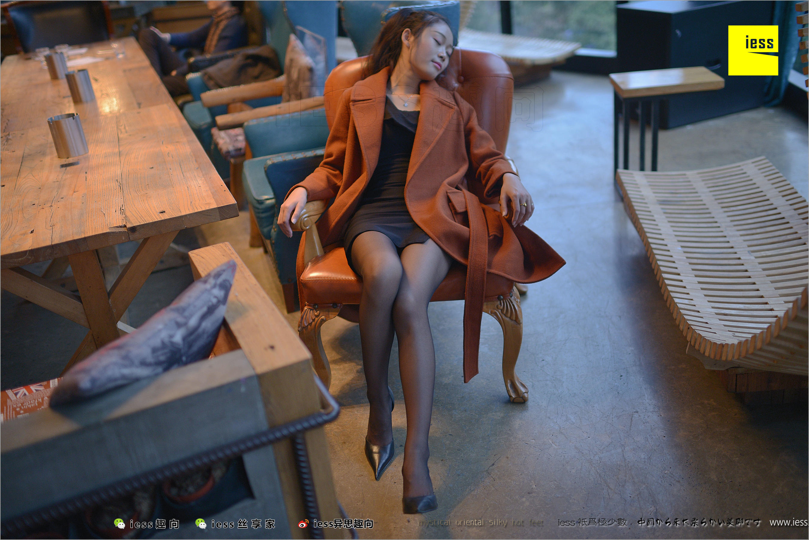 Little Black Girl Black Silk Beautiful Legs Different Thinking to IESS Silk Foot Bento 209