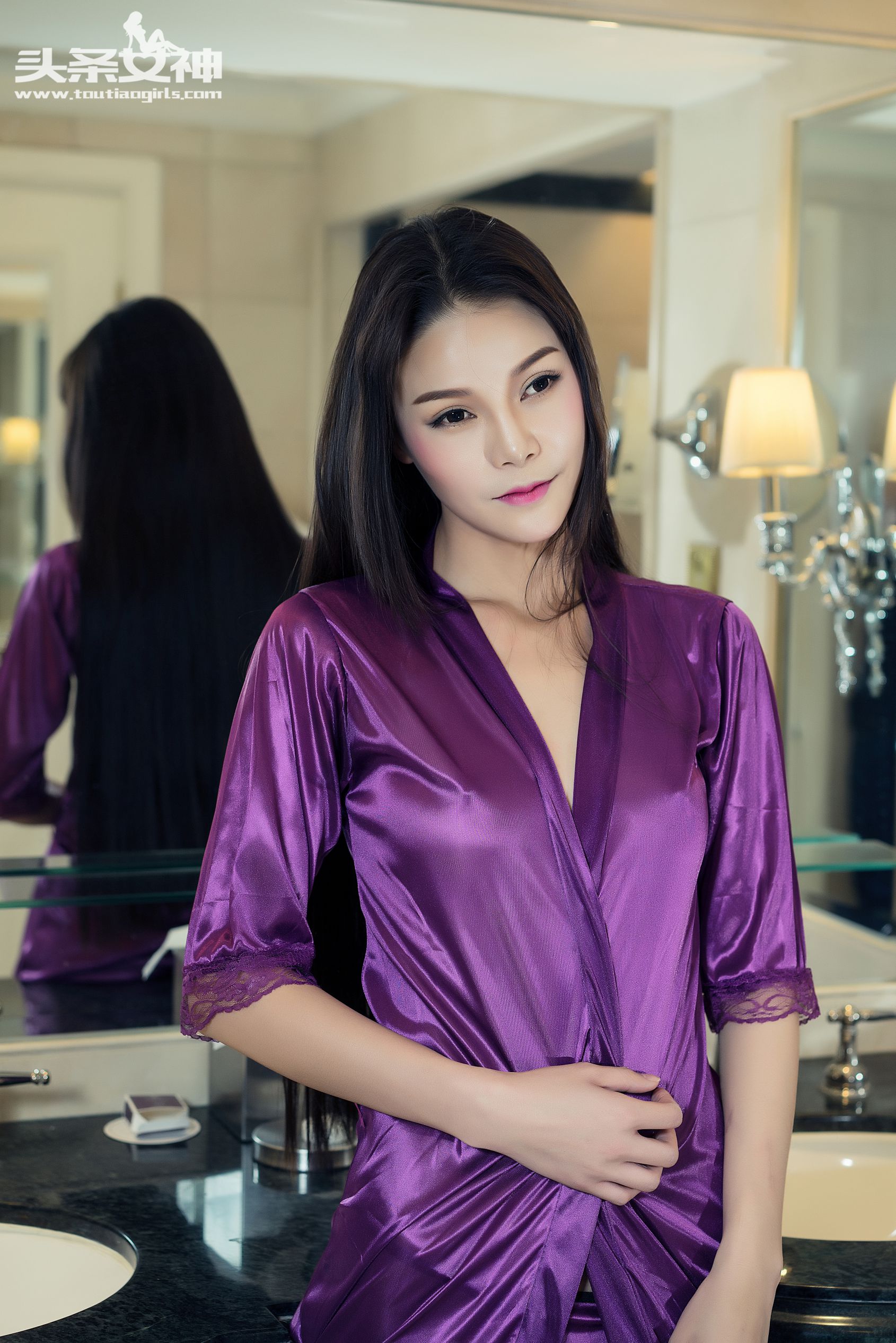 Liu Yulu's 100 plus bonus of purple bathrobes Headline Goddess
