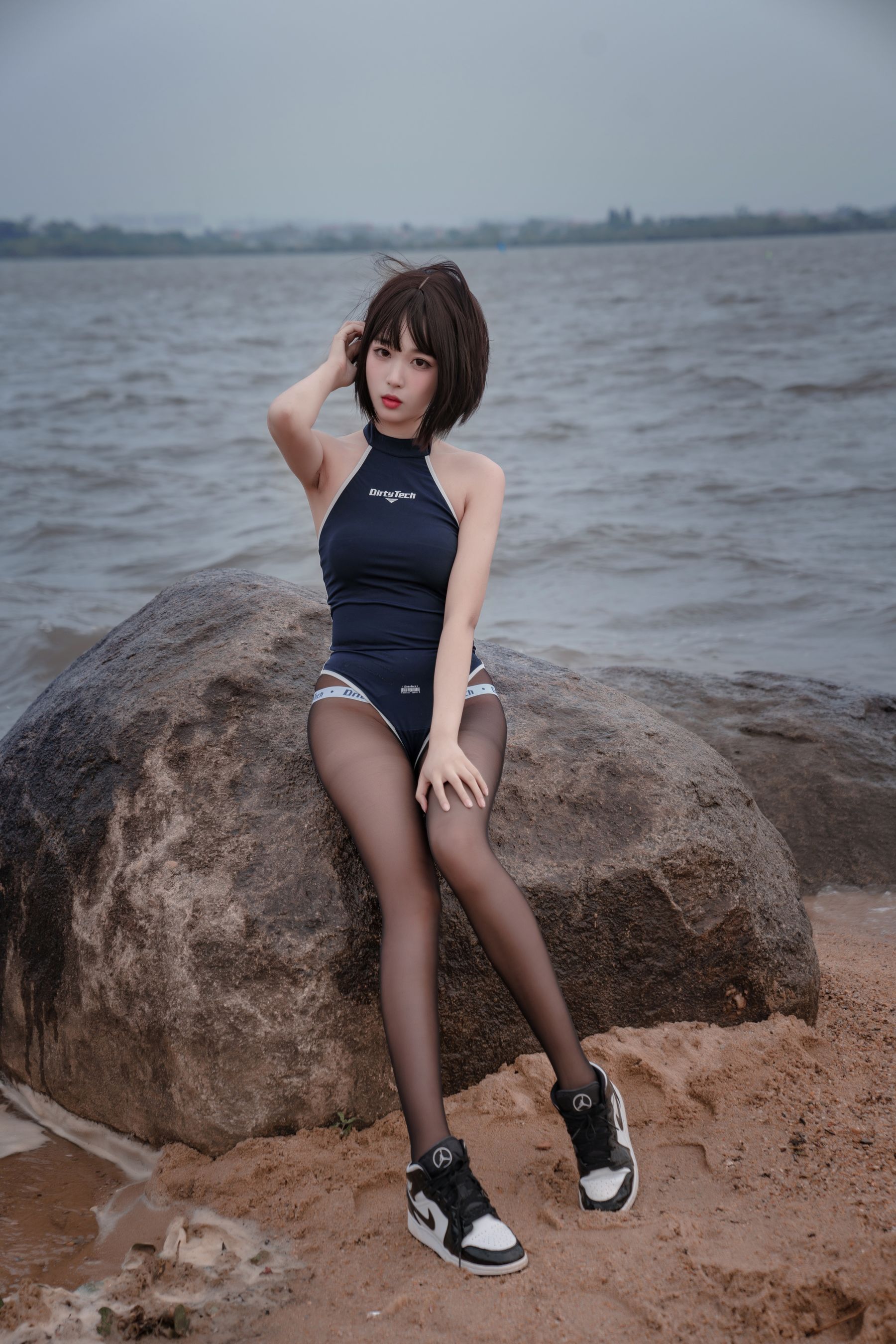Welfare COS Sister Xuan Xiao Xue -Beach Swimming