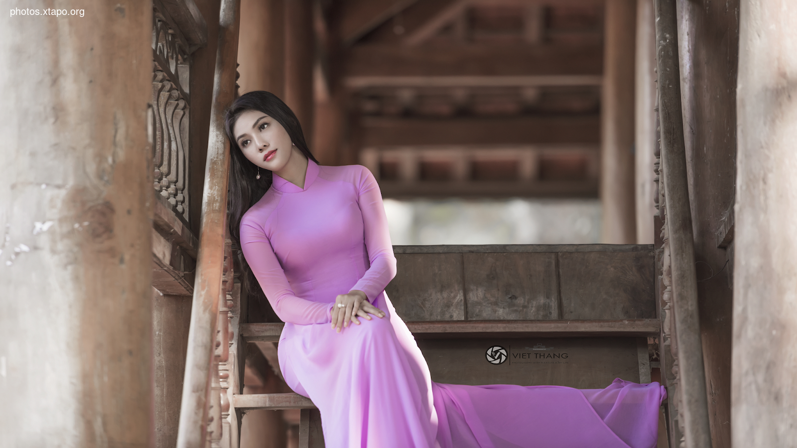 What does girls wear in purple ao dai?