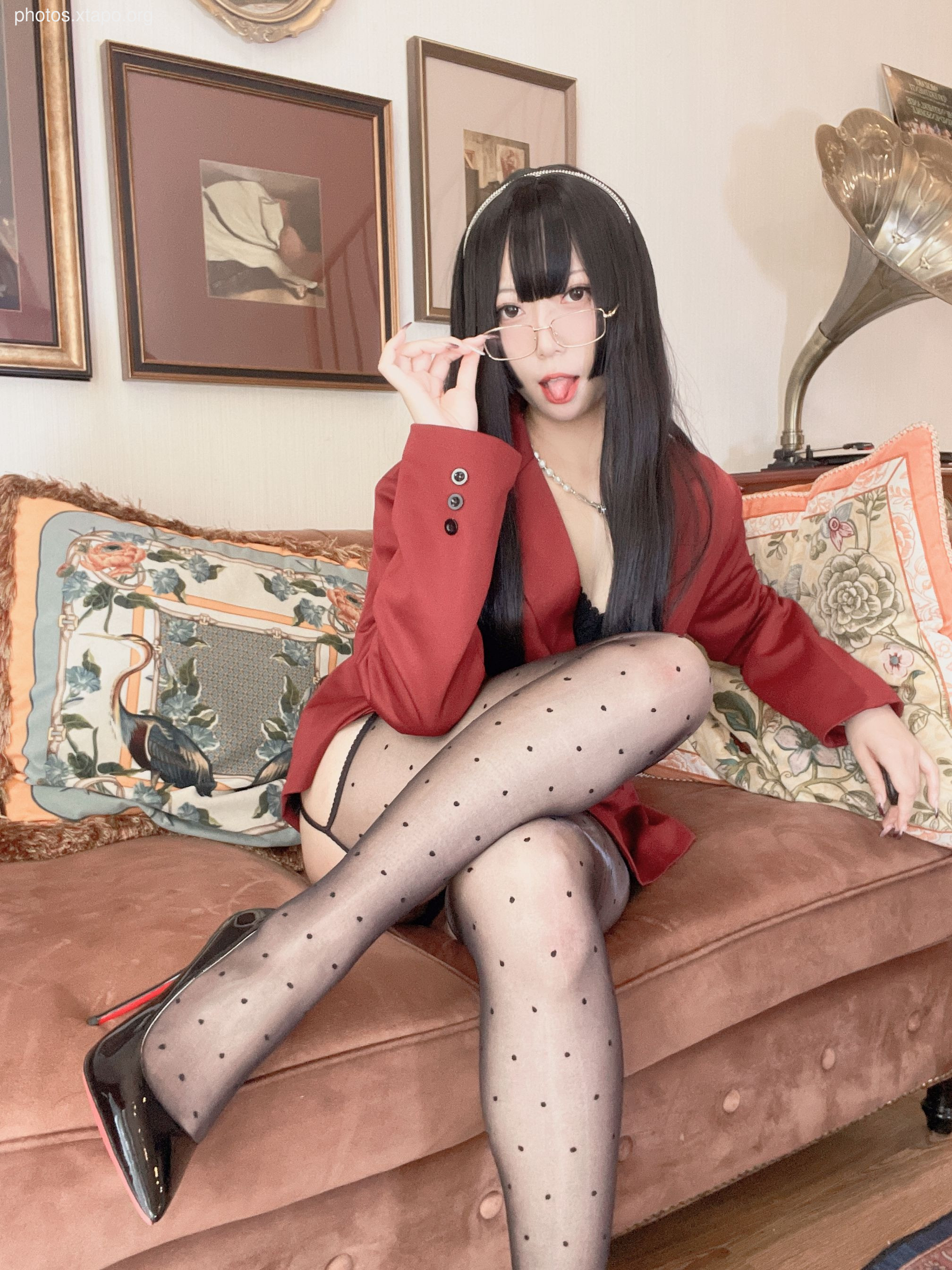 Money cold red suit 78p