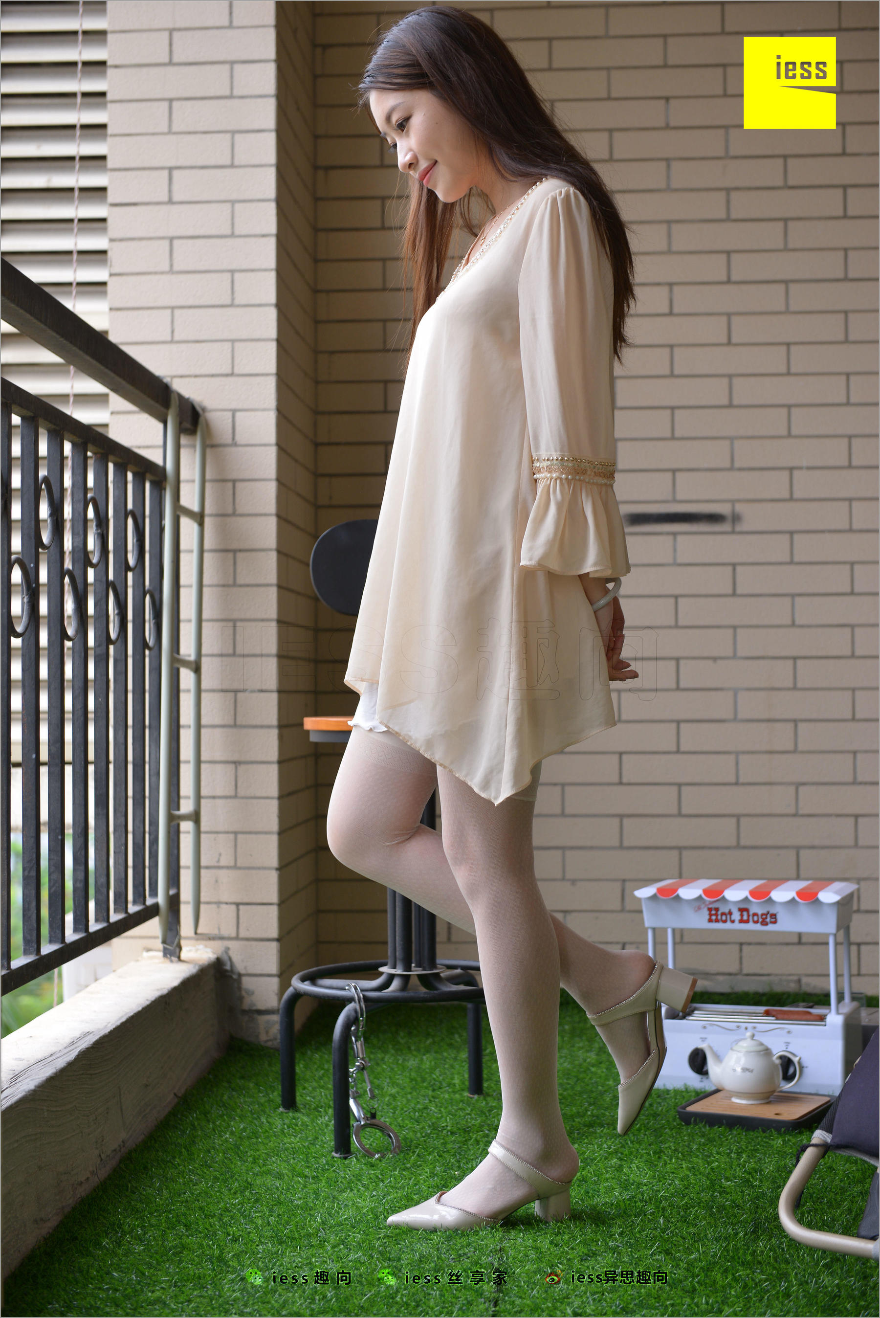 Xiao Jie's Little Classic Retro Pure White Nylon Silk Different Thoughts to IESS Silk Foot Bento 227