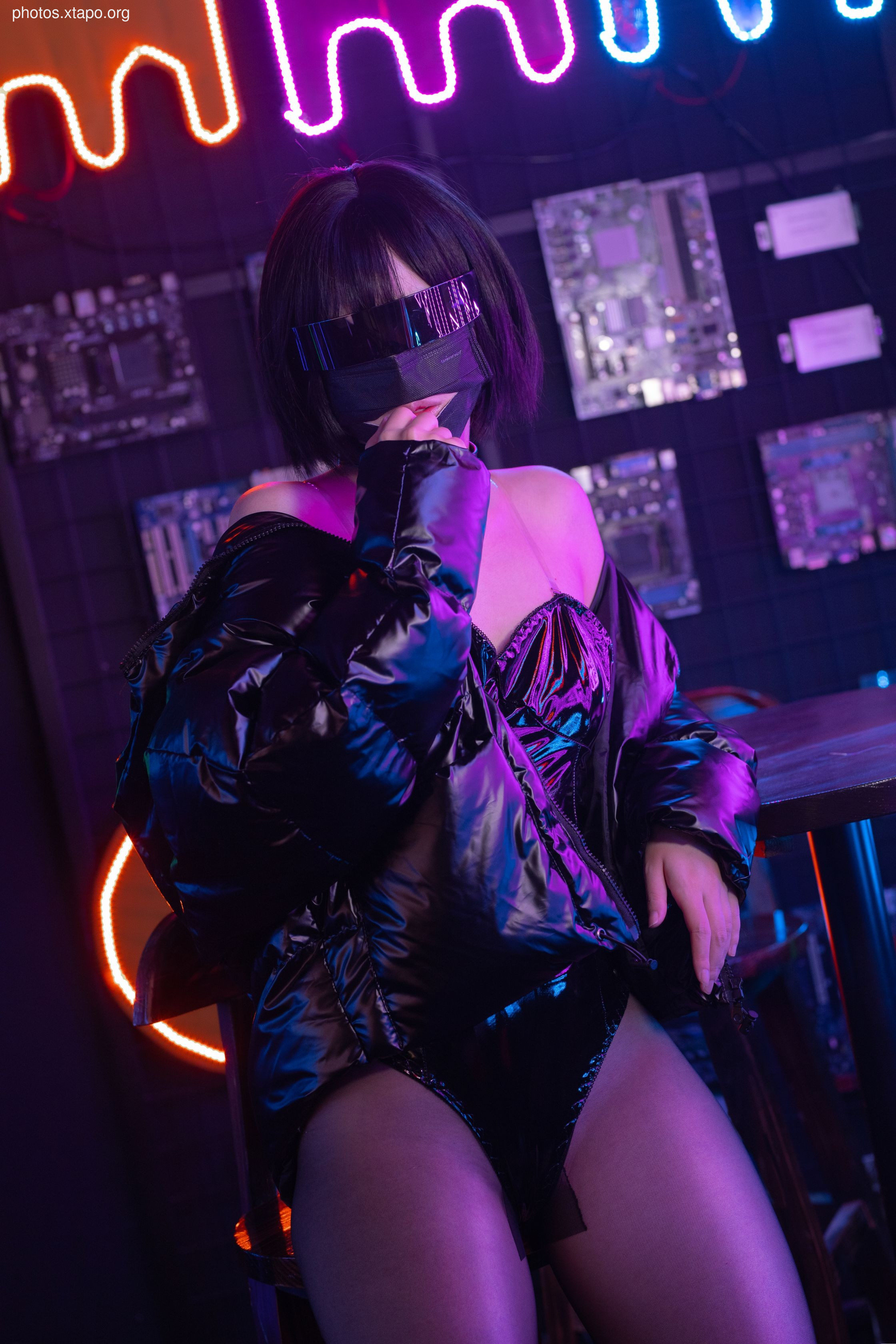 Crazy Cat Caibo Girl 40P-812MB