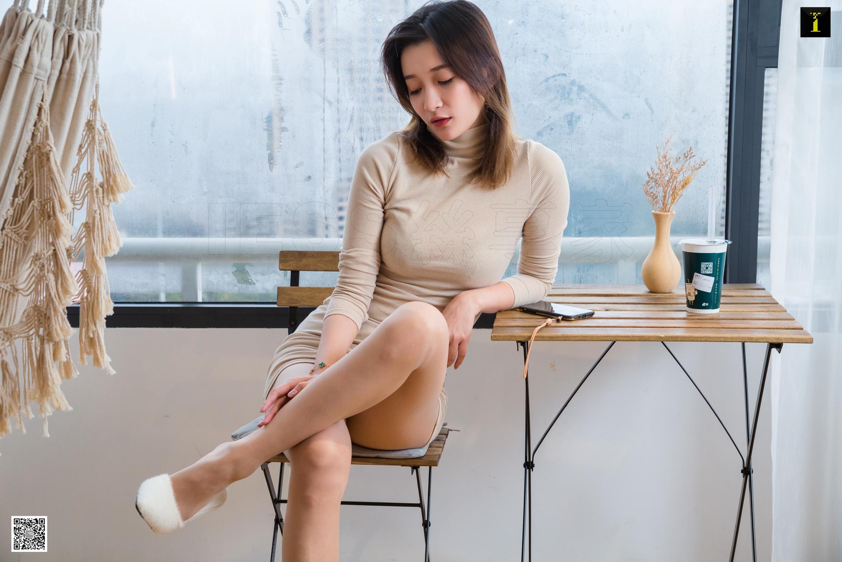 Different Thoughts to IESS Model Autumn and Autumn The Plush High Heel of Autumn and Autumn