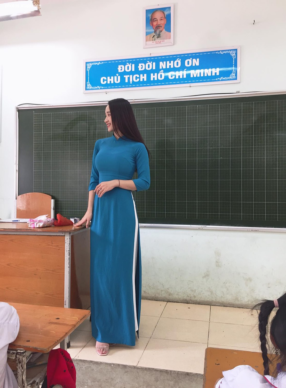 The teachers made parents stand still