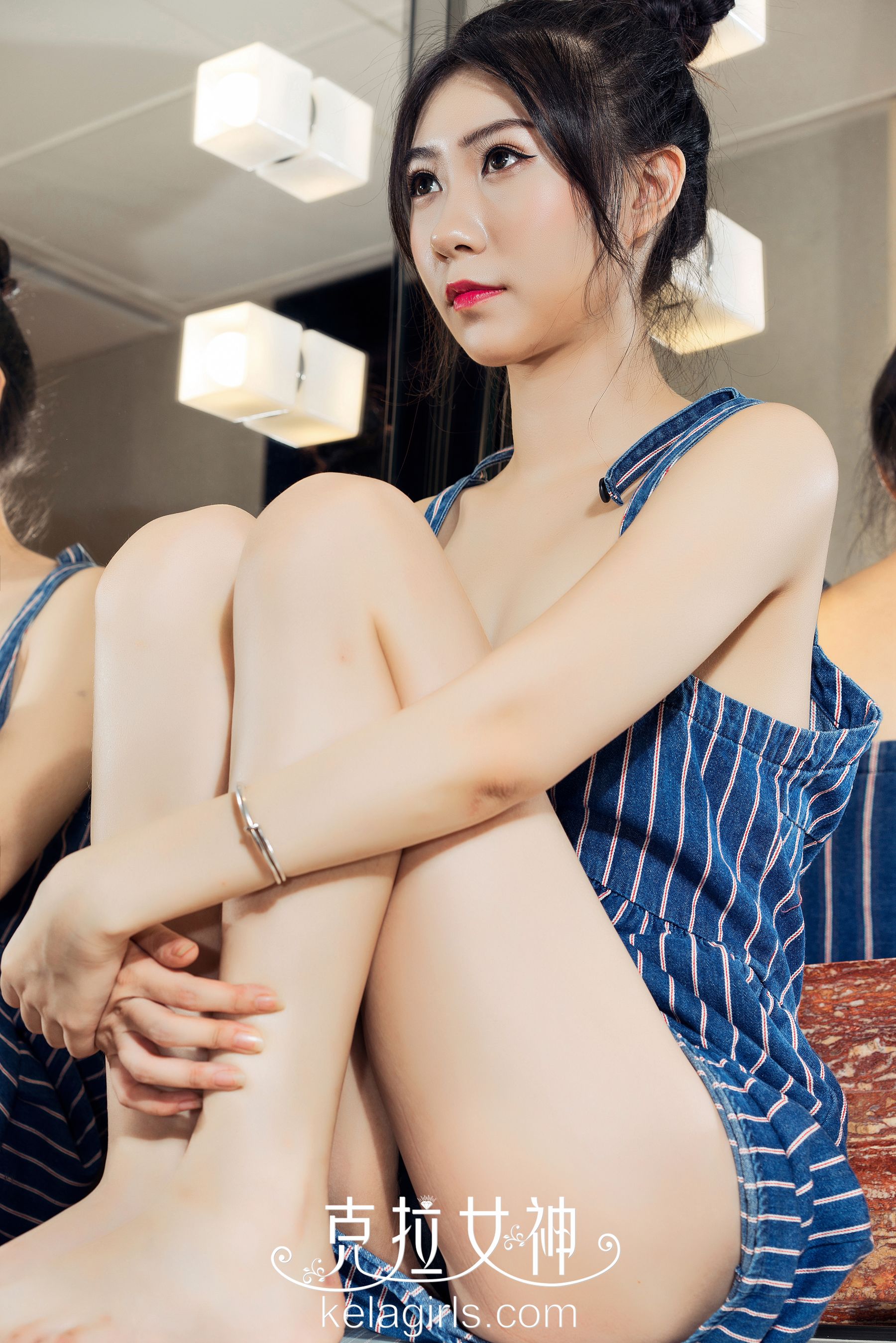 Kobayashi Golden House Tibetan Beauty Like Jade Crane Goddess