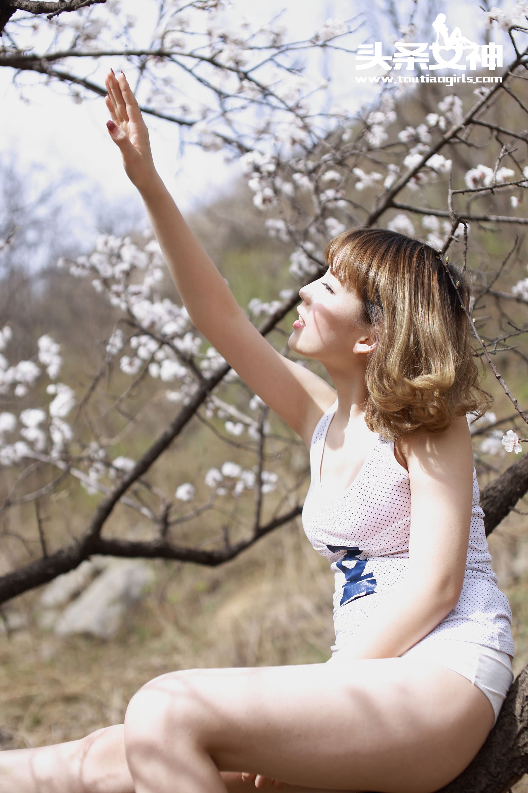 Haha Witch's House Show the Wild Headline Goddess