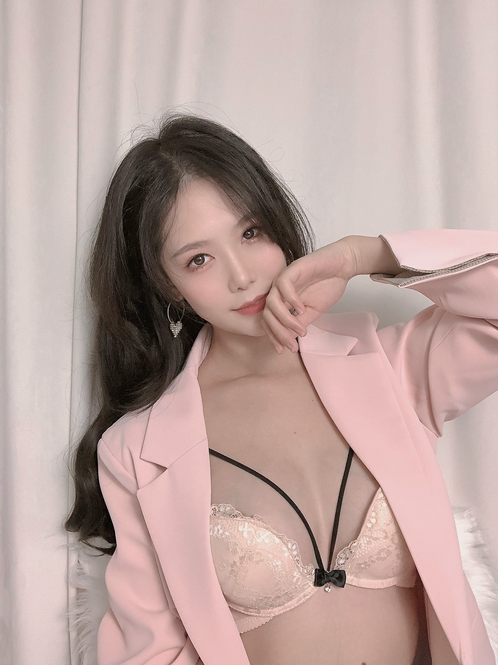 Dou Niang-Lee Shi-Pink Suit [26P]