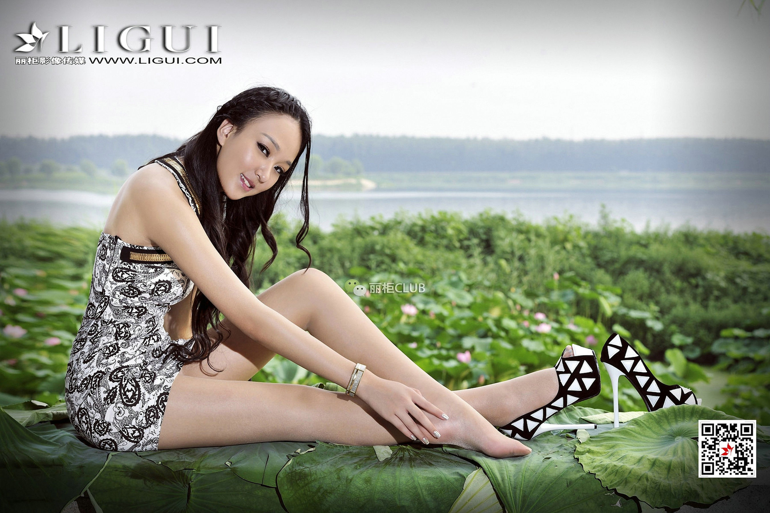 Model Leg Model AMILY Clothes SkirtSilk Foot Li Cabinel LIGUI