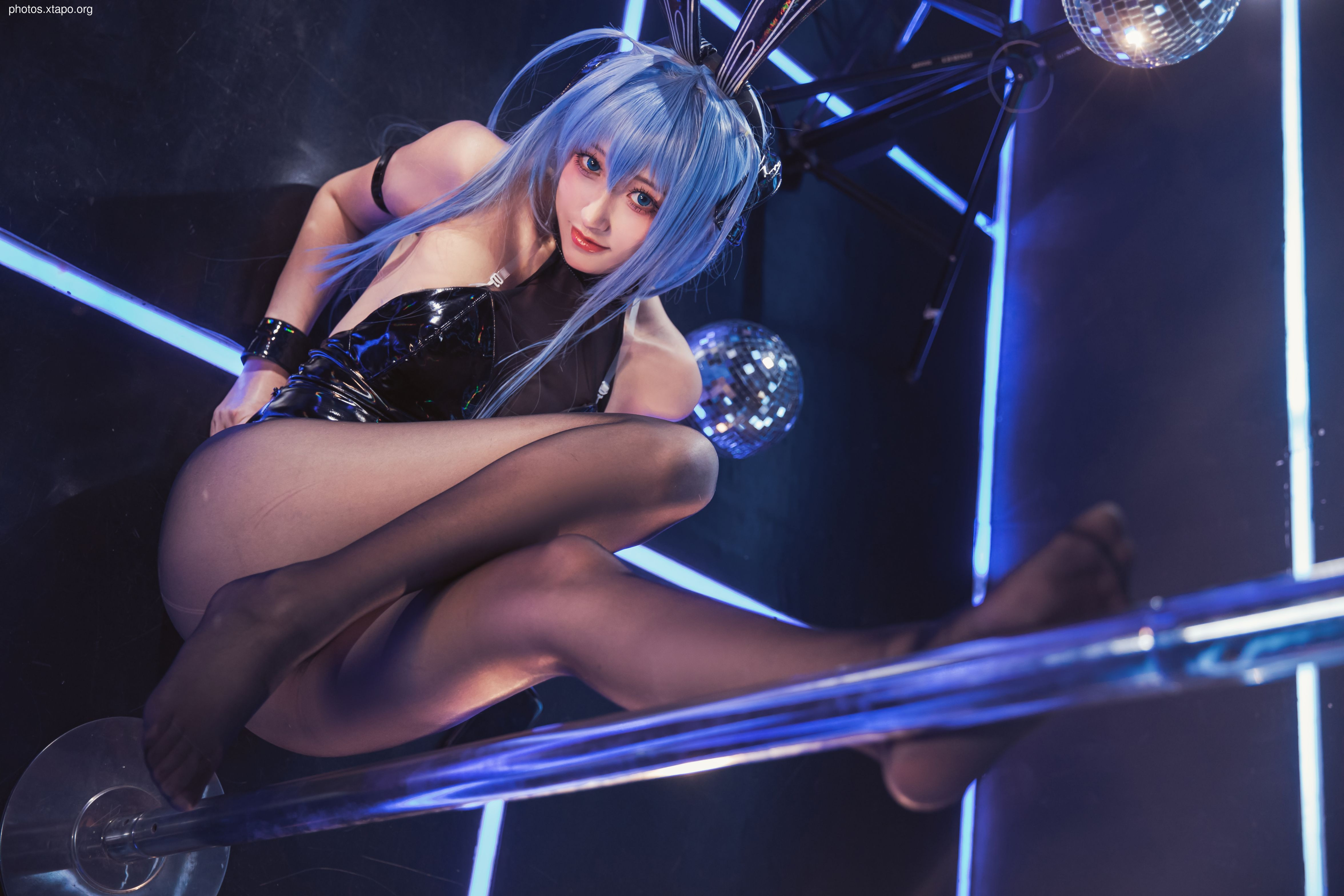 Luisa_ l l New Jersey Rabbit Girl 35P-424MB