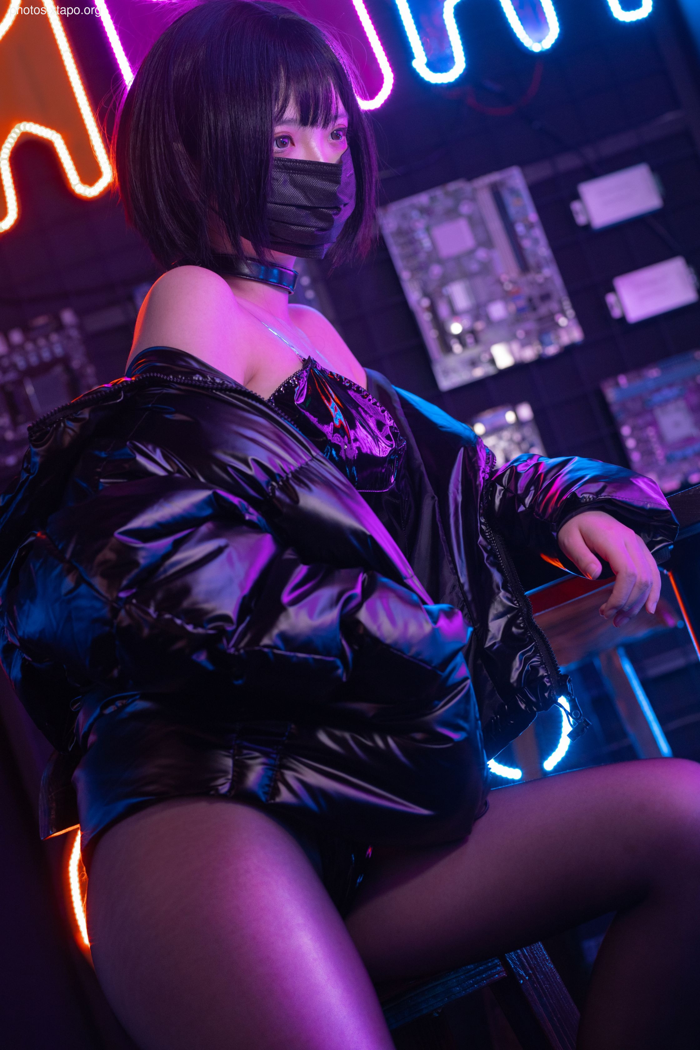 Crazy Cat Caibo Girl 40P-812MB