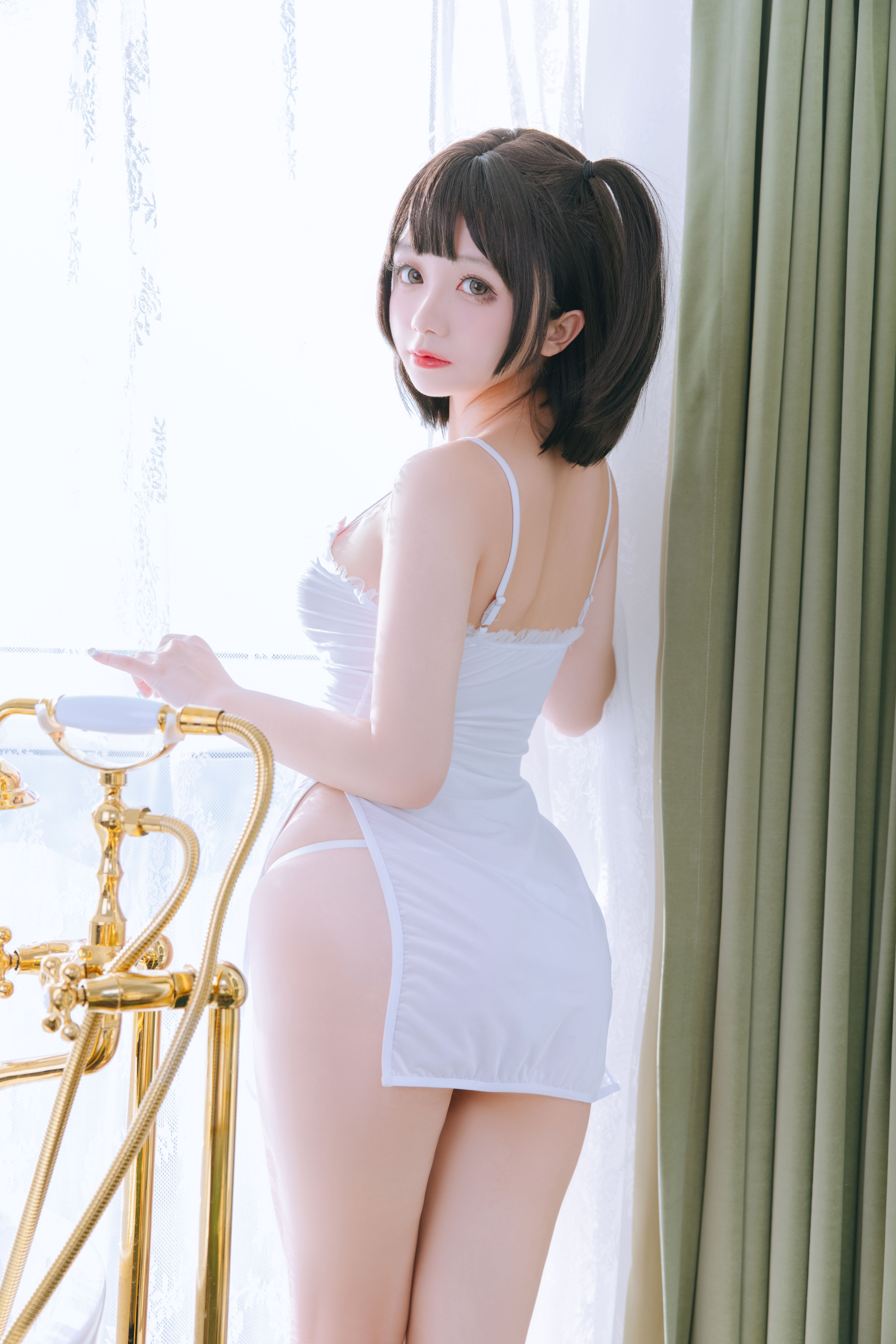 Rina Jiao -Wet Body Little White Skirt 97P -1.06GB