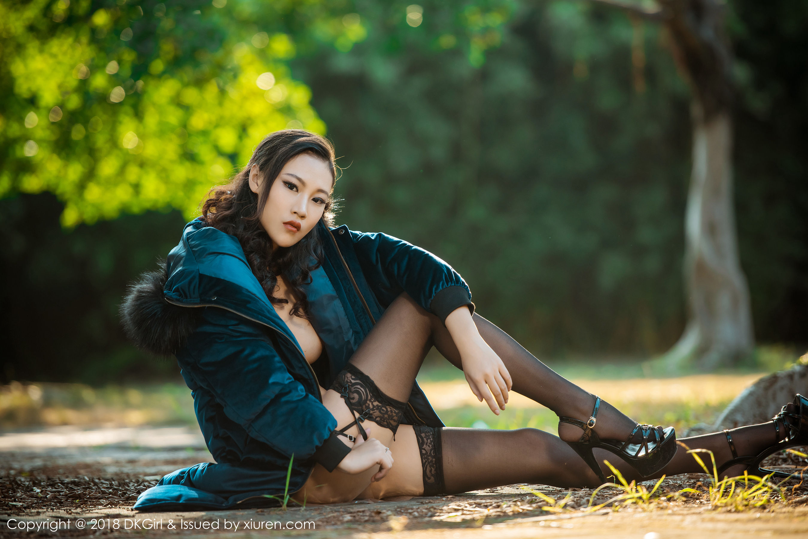 Mengqian Beautiful Legs and Milk Wonderful Temptation Royal Girl DKGIRL Vol.057