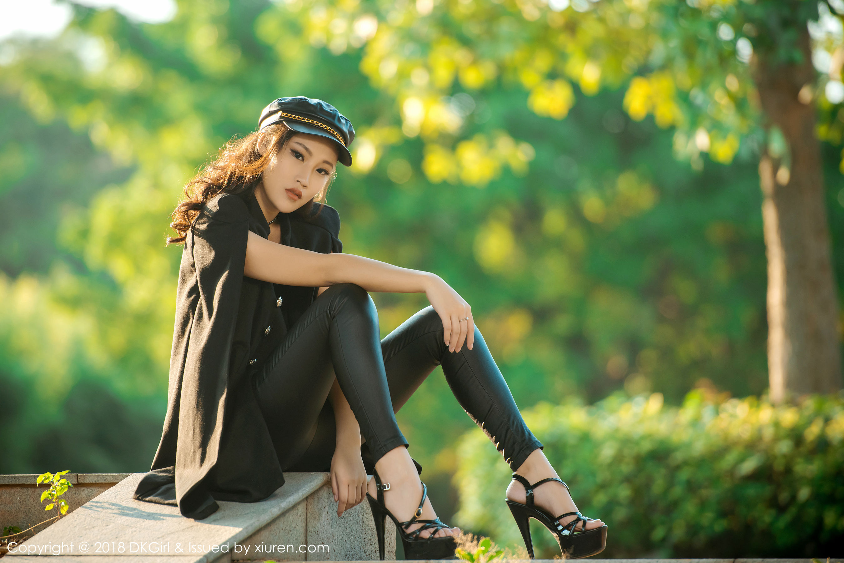 Mengqian Beautiful Legs and Milk Wonderful Temptation Royal Girl DKGIRL Vol.057