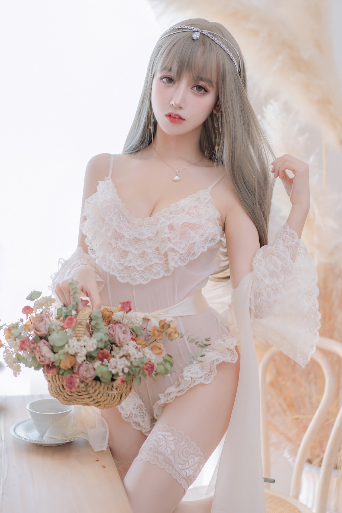 Douyu anchor Expired Mi Wiring Meow Versailles Princess Princess Private House White Thin Delivery Tibetan Tibetan Bud Stocks Swing Temptation Photo 52p