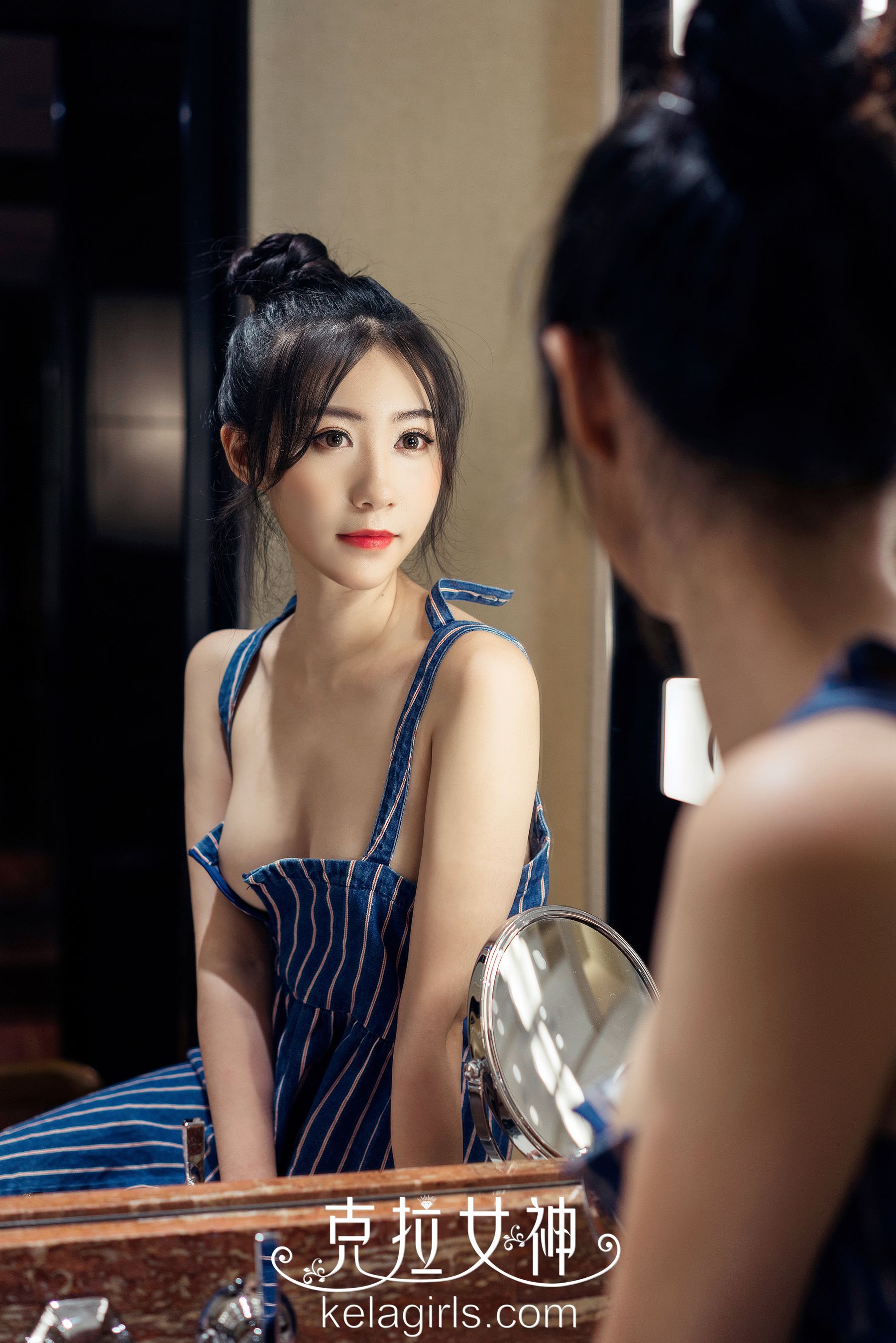 Kobayashi Golden House Tibetan Beauty Like Jade Crane Goddess