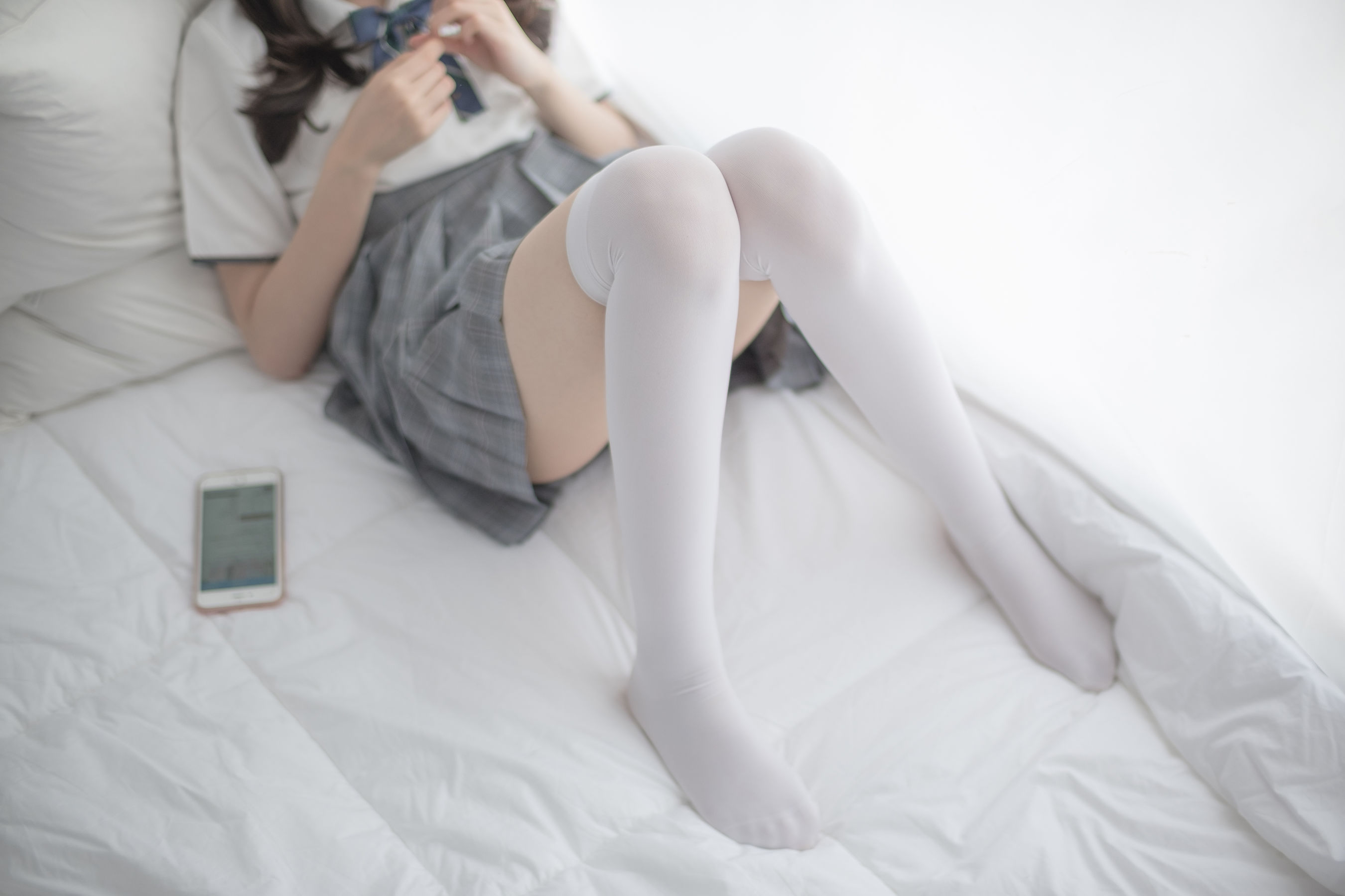 Senluo Consortium R15-009 bed jk white silk