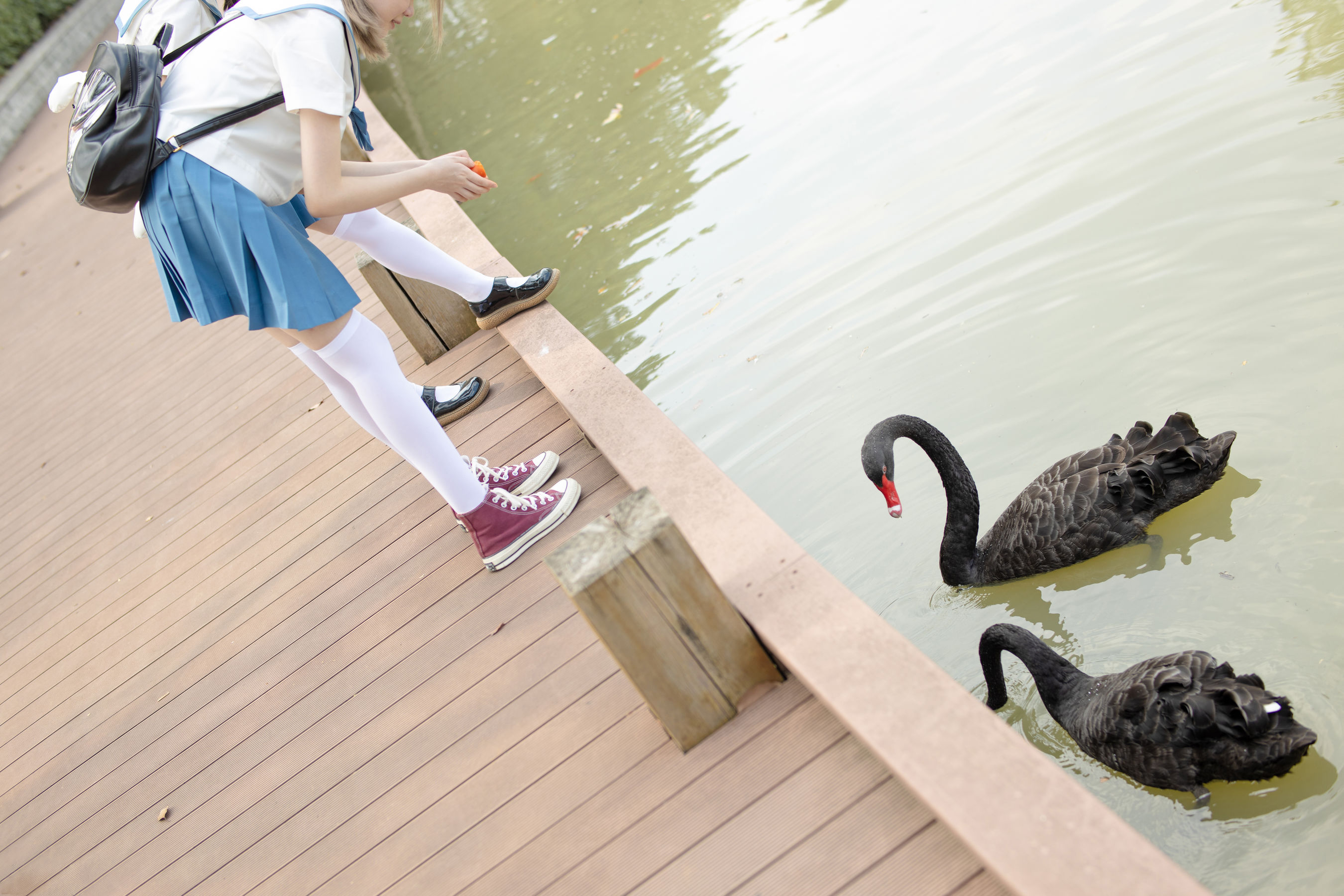 Mori Consortium JKFUN-025 Mo Mo & amp; AIKA 80D white silk overweight socks