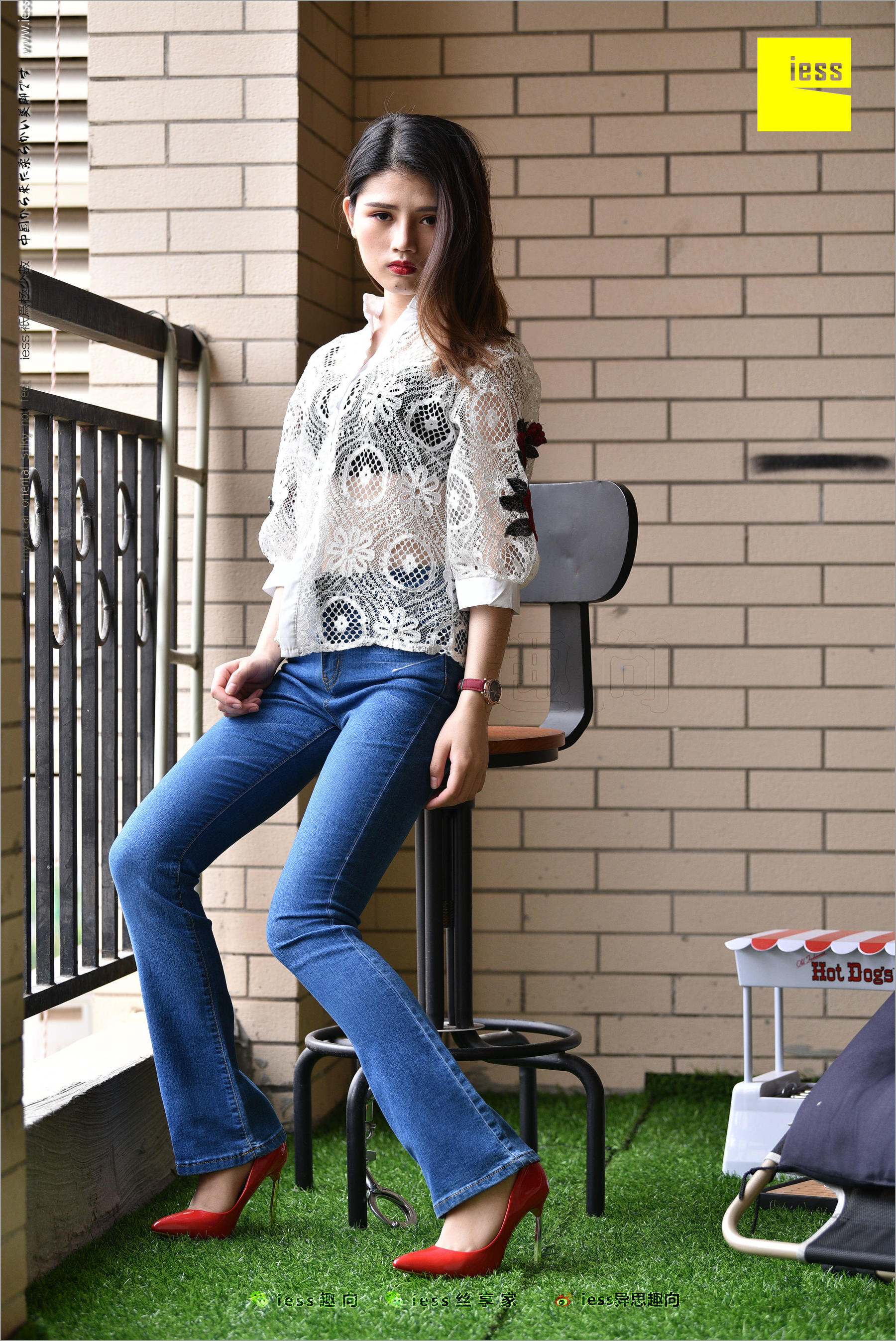 Guangyan's Jeans, New Models and Red High Heels