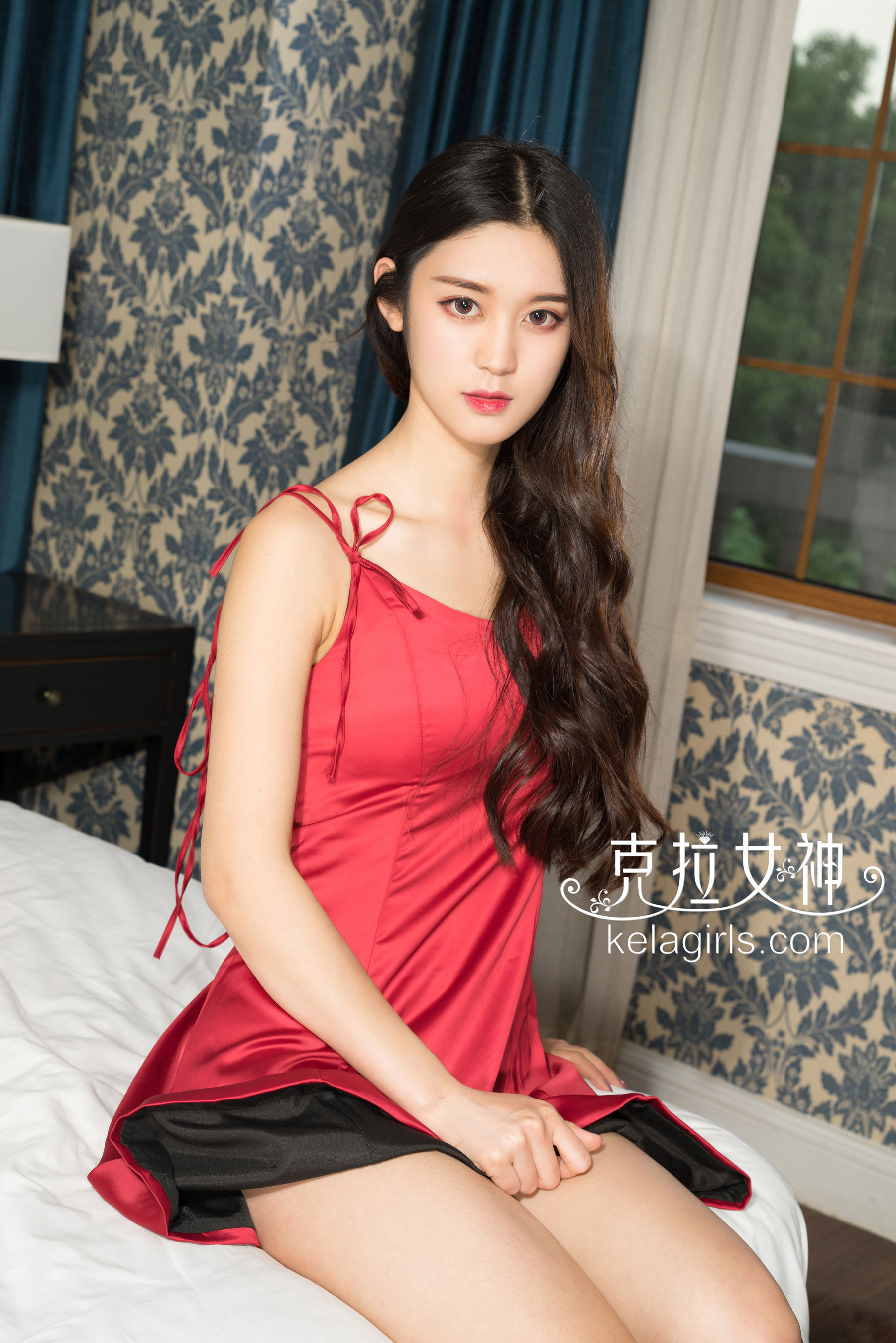 Tang Yi The Desire in the Gaze Skirt Carat Goddess