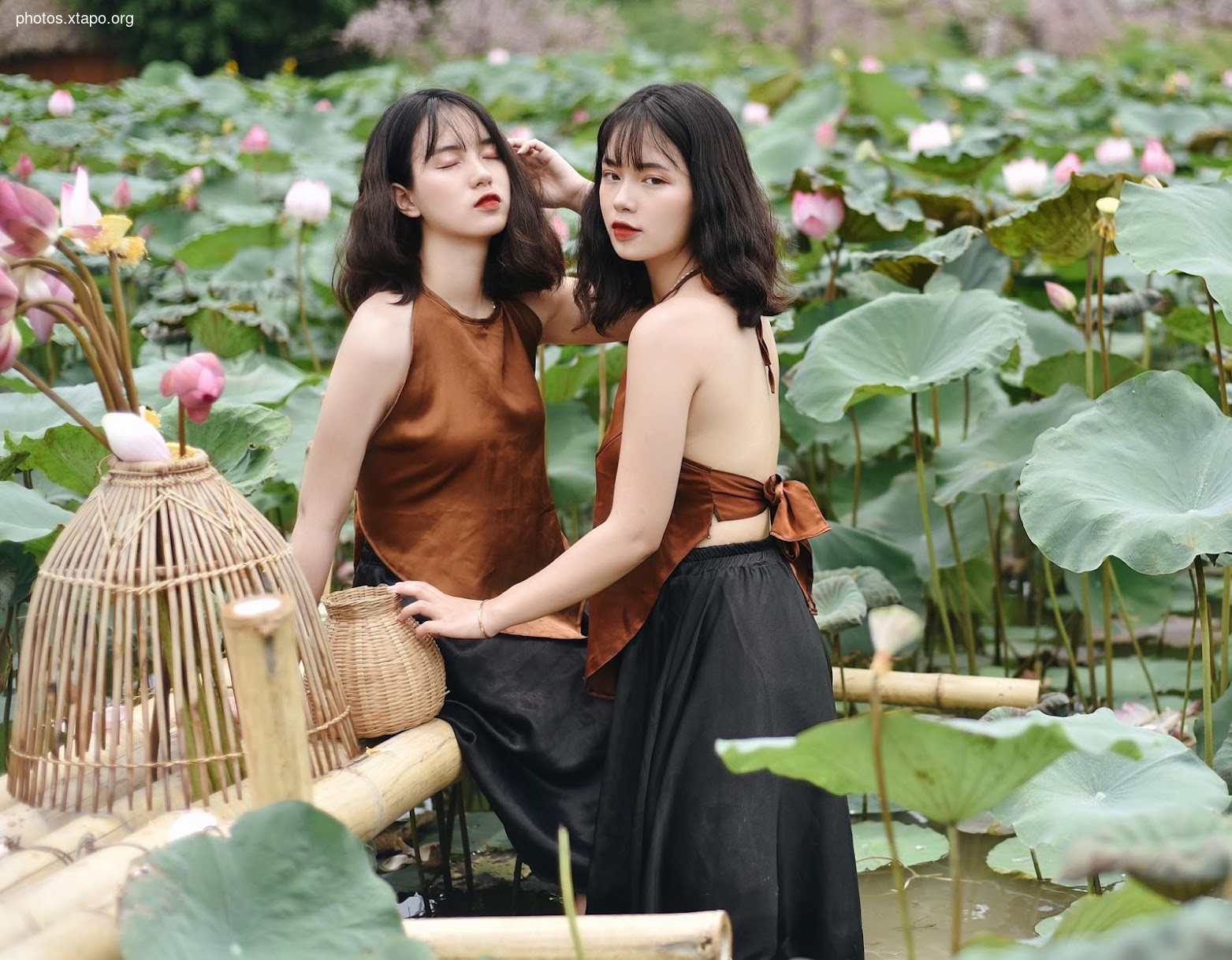 Twins Nguyen Thanh Nga Nguyen Thanh Hang,