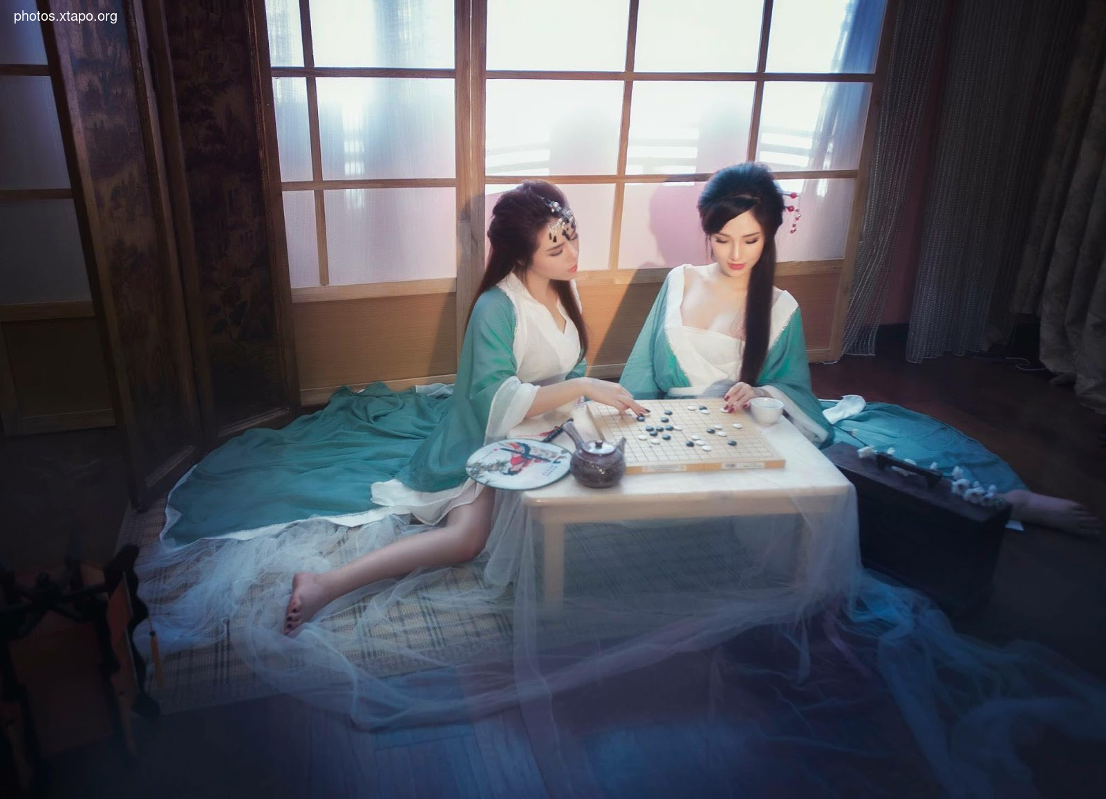 First of all, To Nga Phuong Vy is sister, I'm Phuong Oanh