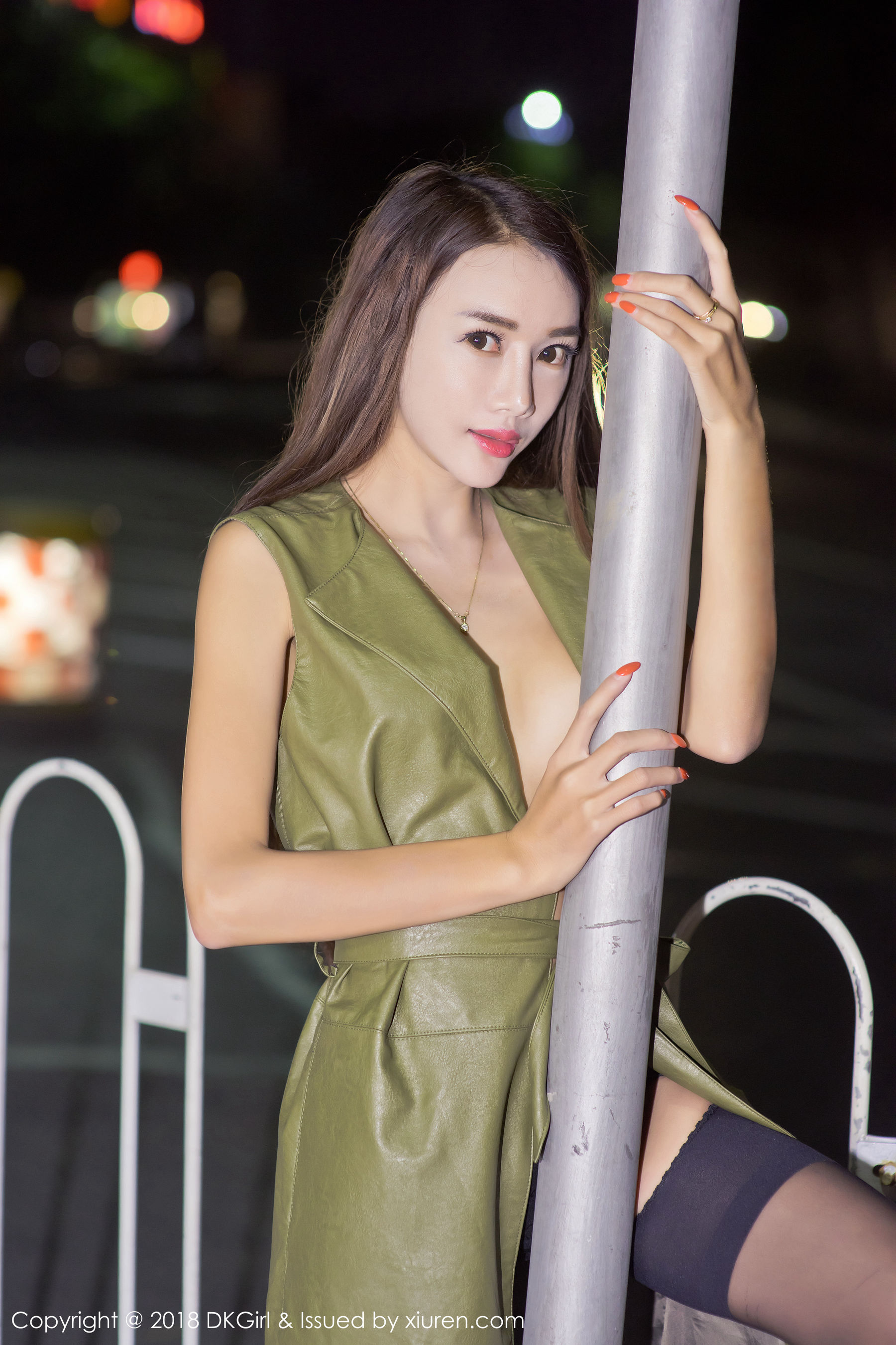 Jessie Jessie Big Breasts Yangcheng Night Scenery Exposure Royal Girl DKGIRL Vol.059