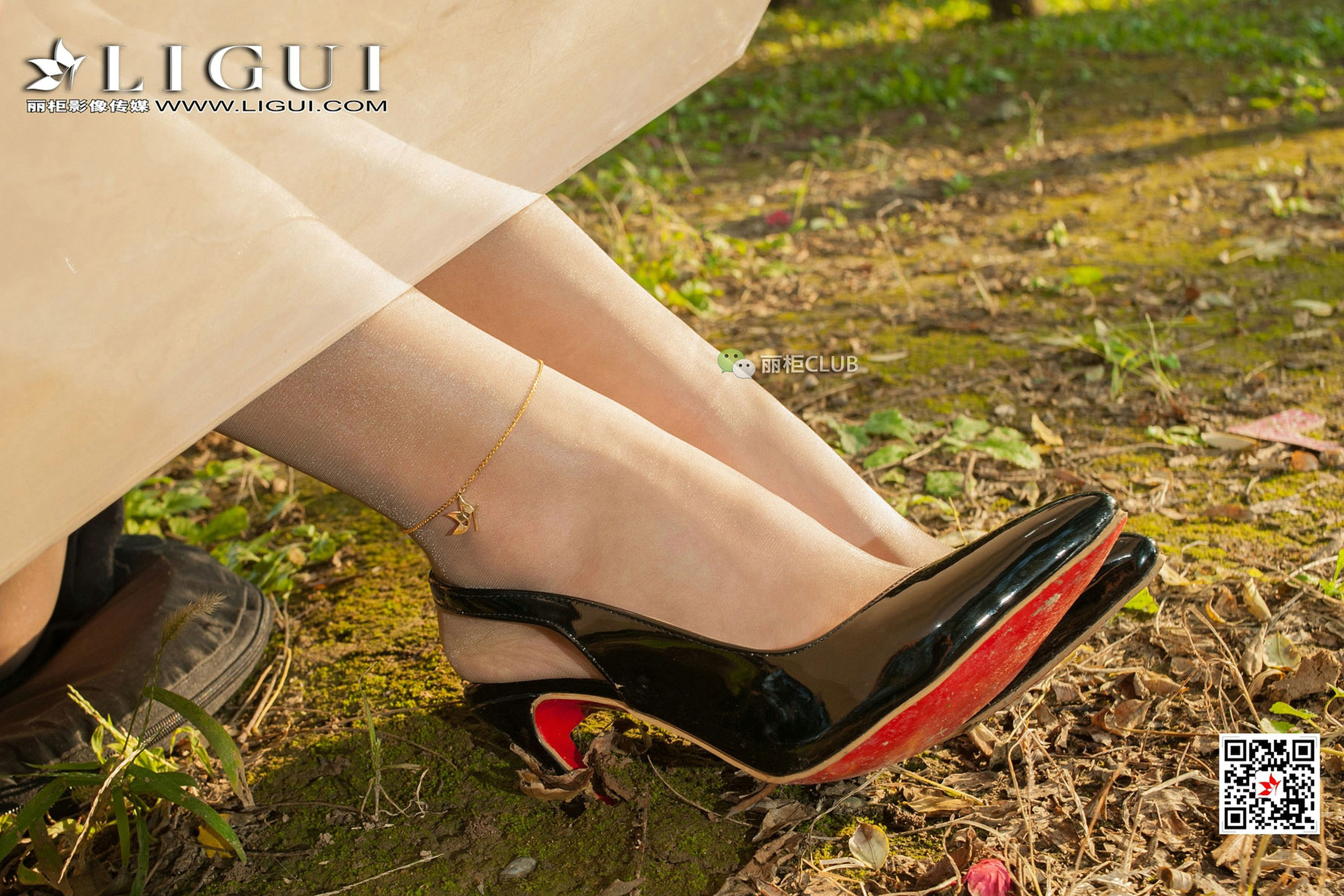 Model Xiaoxiao Suburban Meat Silk Foot Li Cabinel LIGUI