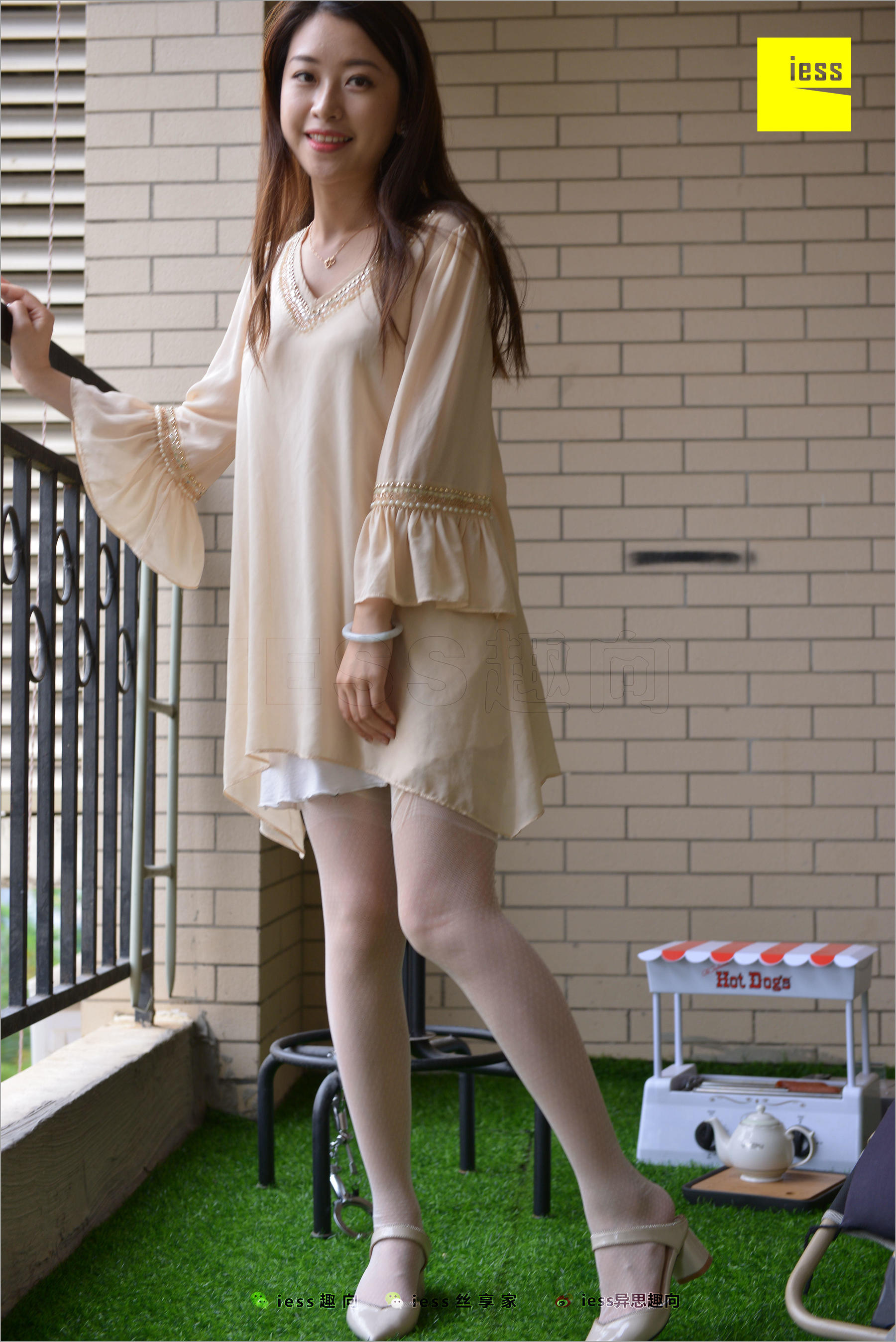 Xiao Jie's Little Classic Retro Pure White Nylon Silk Different Thoughts to IESS Silk Foot Bento 227