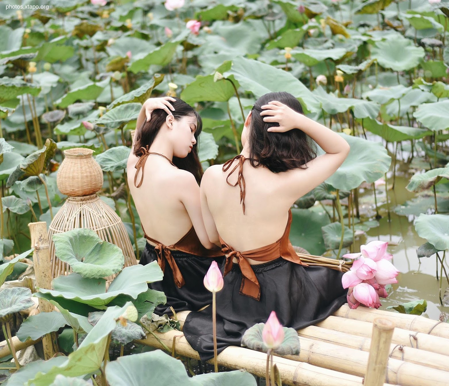 Twins Nguyen Thanh Nga Nguyen Thanh Hang,