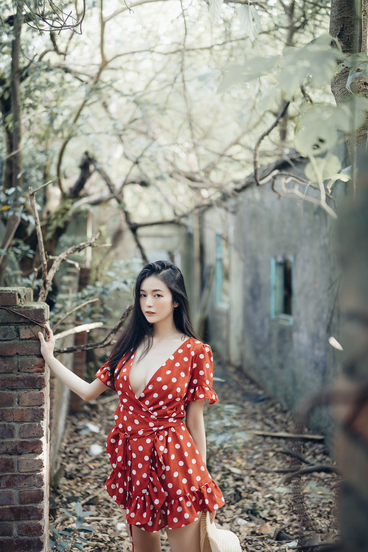 Big breasts Xian Xianchen's first experience in the wild ❤️ Red clothes + transparent panties, topless overalls, transparent white blouse Vol.01