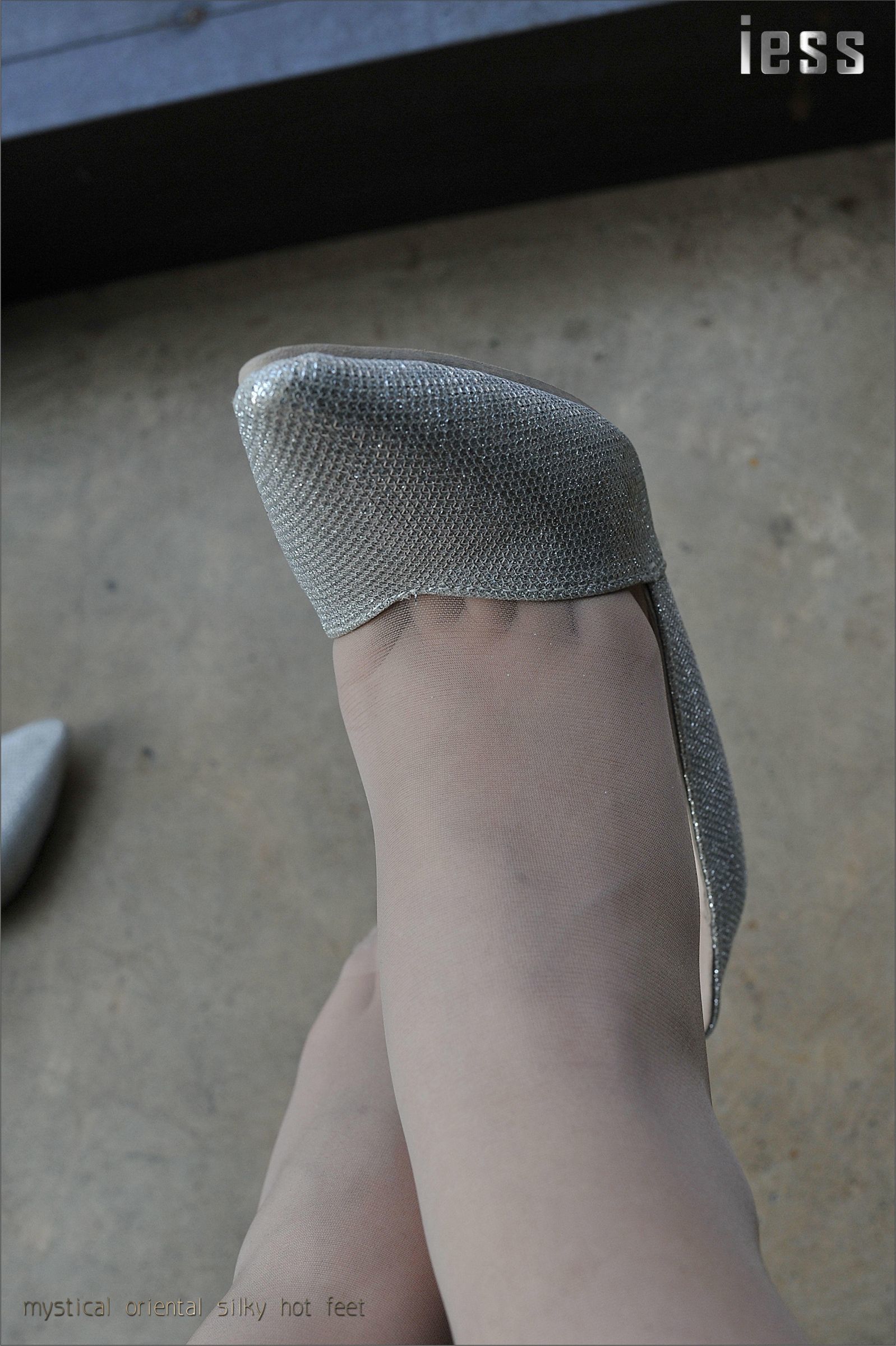 Silk Foot Bento 009 Zhang Xinyue Silk Foot High Heel and Jeans 3 IESS Different Thoughts