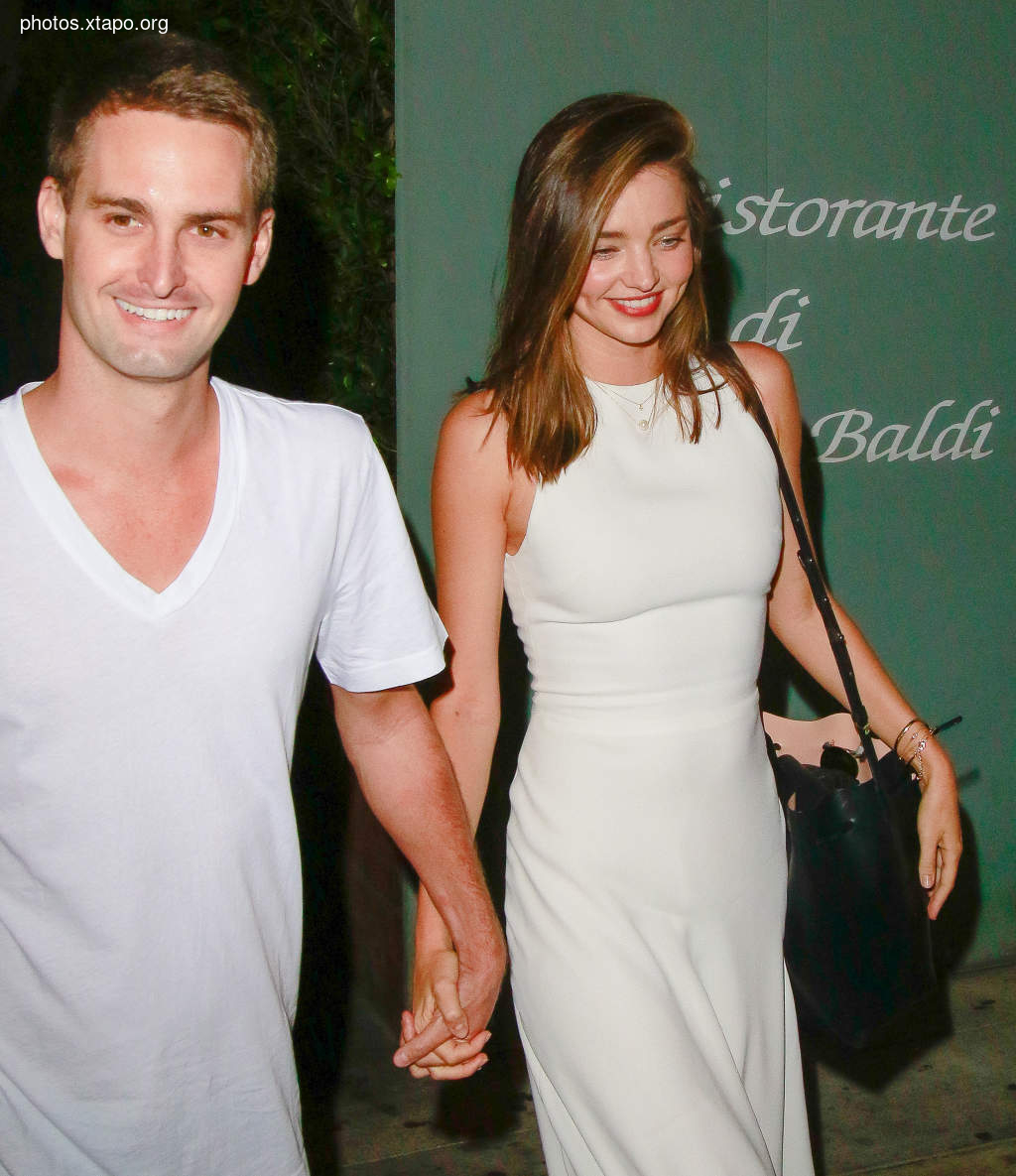 THIS ANGEL SAID YES MIRANDA KERR IS OFFICIALLY ENGAGED TO SNAPCHAT FOUNDER EVAN SPIEGEL