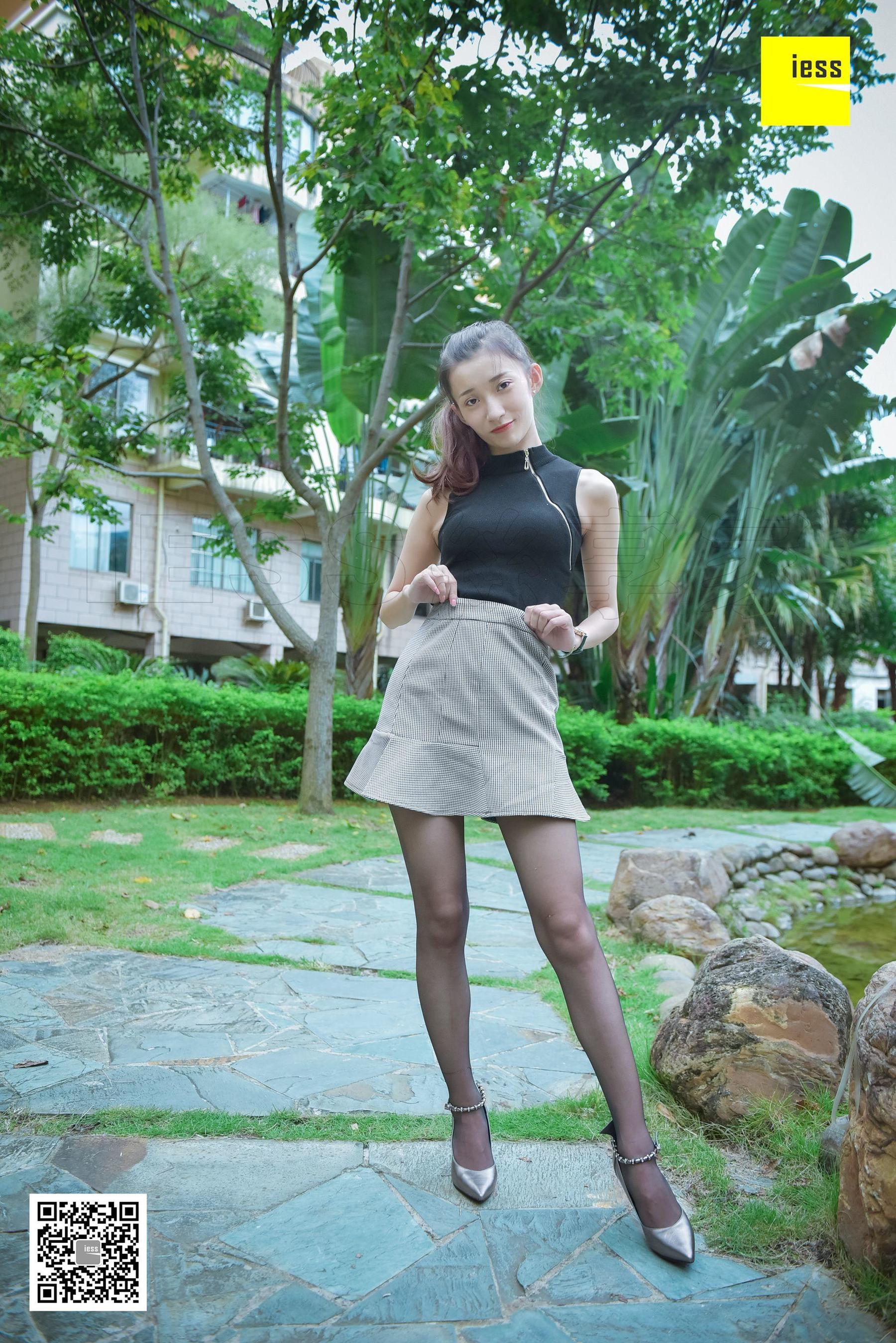 Silkxiang Home 115 Autumn and Autumn The Black Silk Beauty of the Garden IESS is thinking about it